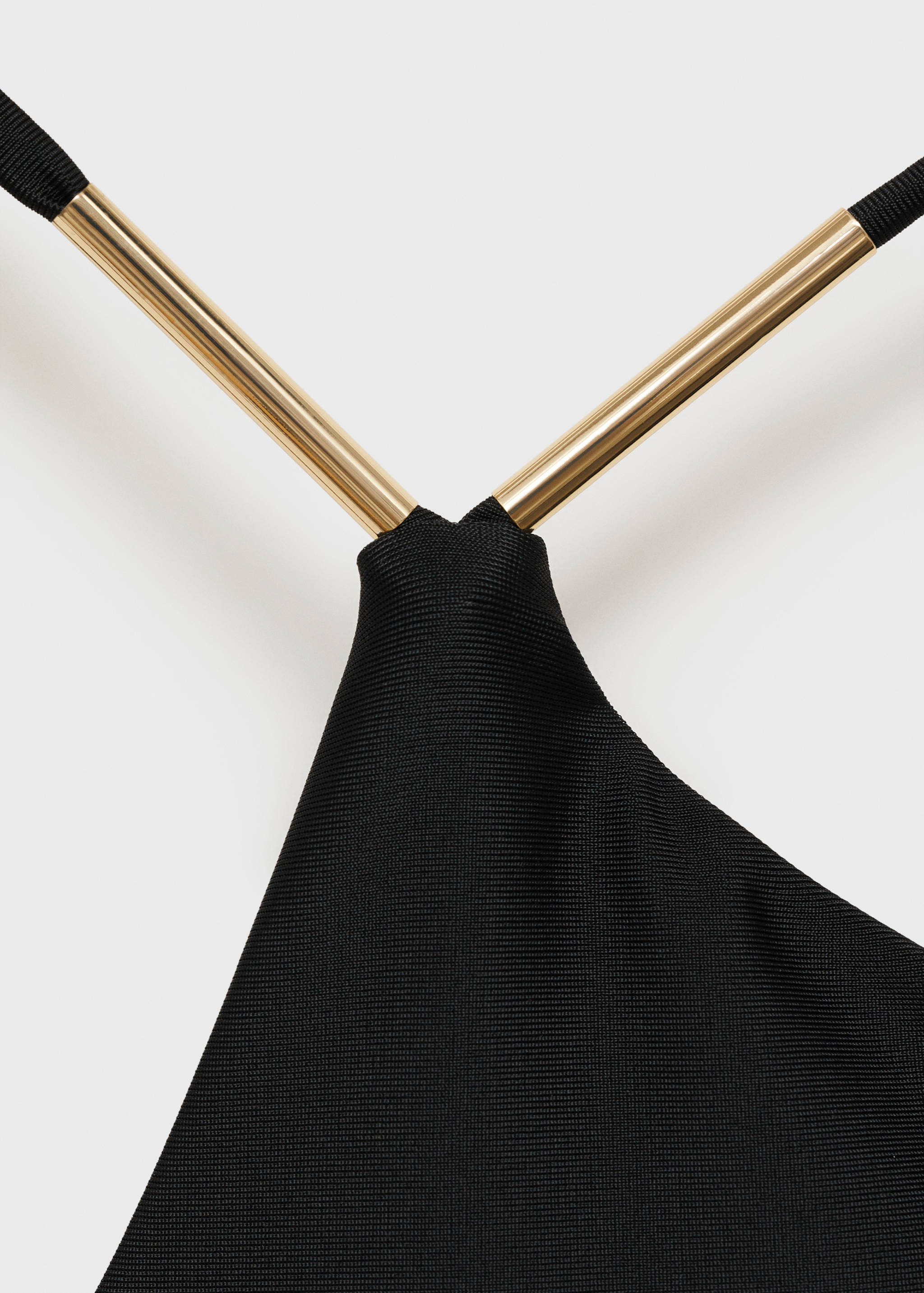 null - Details of the article 8