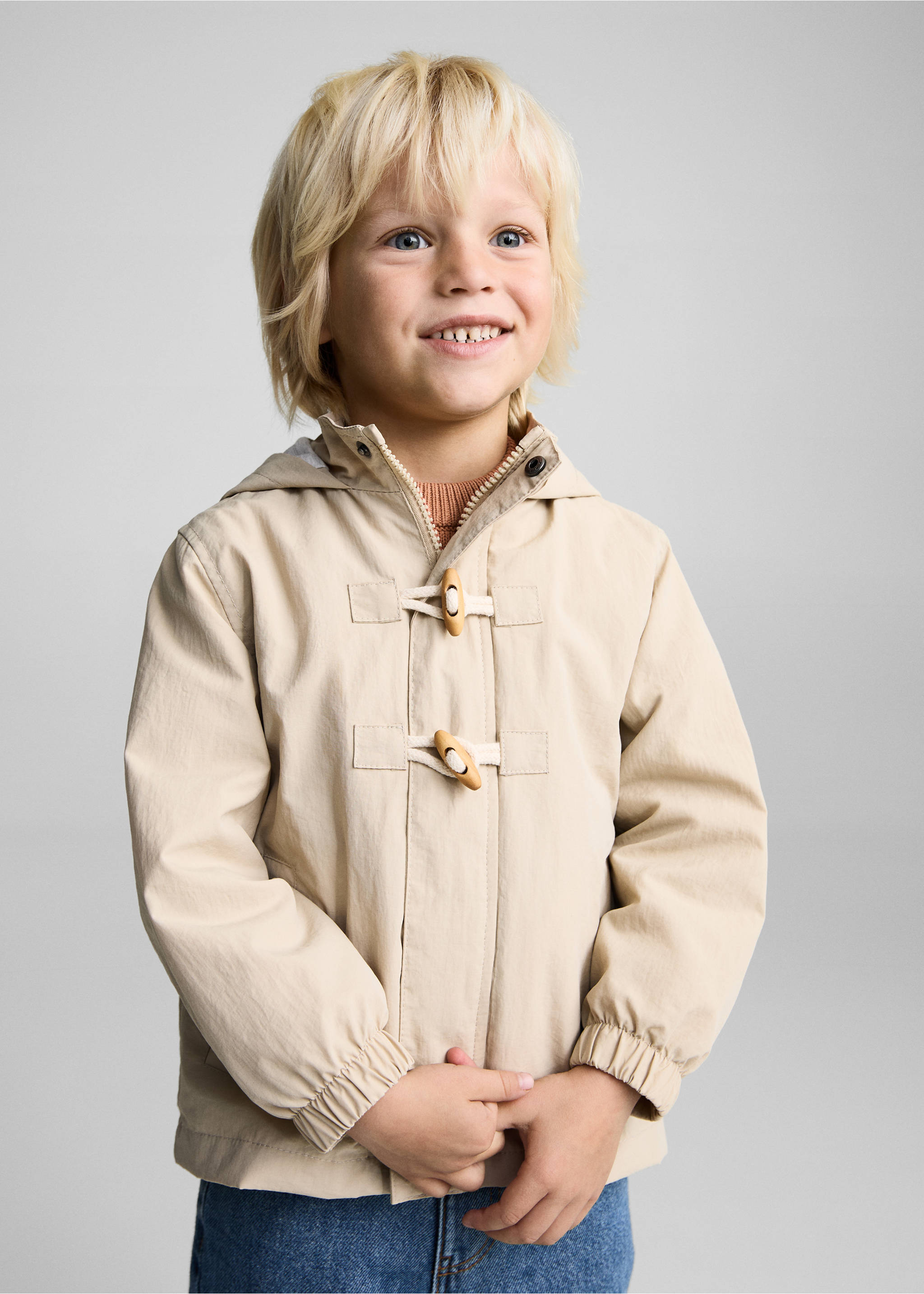 Anorak style duffle-coat - Plan moyen, Sable. Ref: 87034401-00.