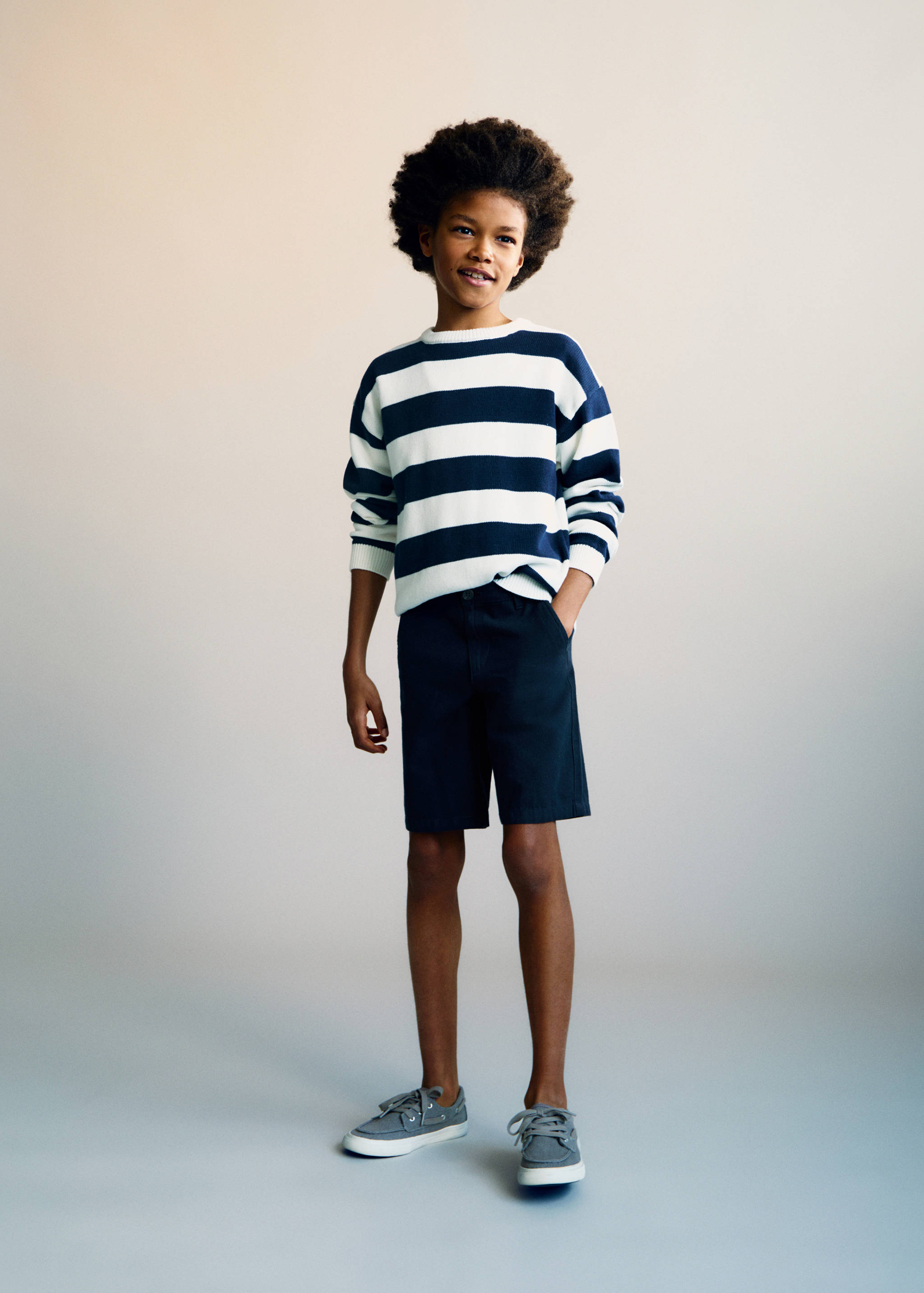 Linen chino Bermuda shorts - General plane