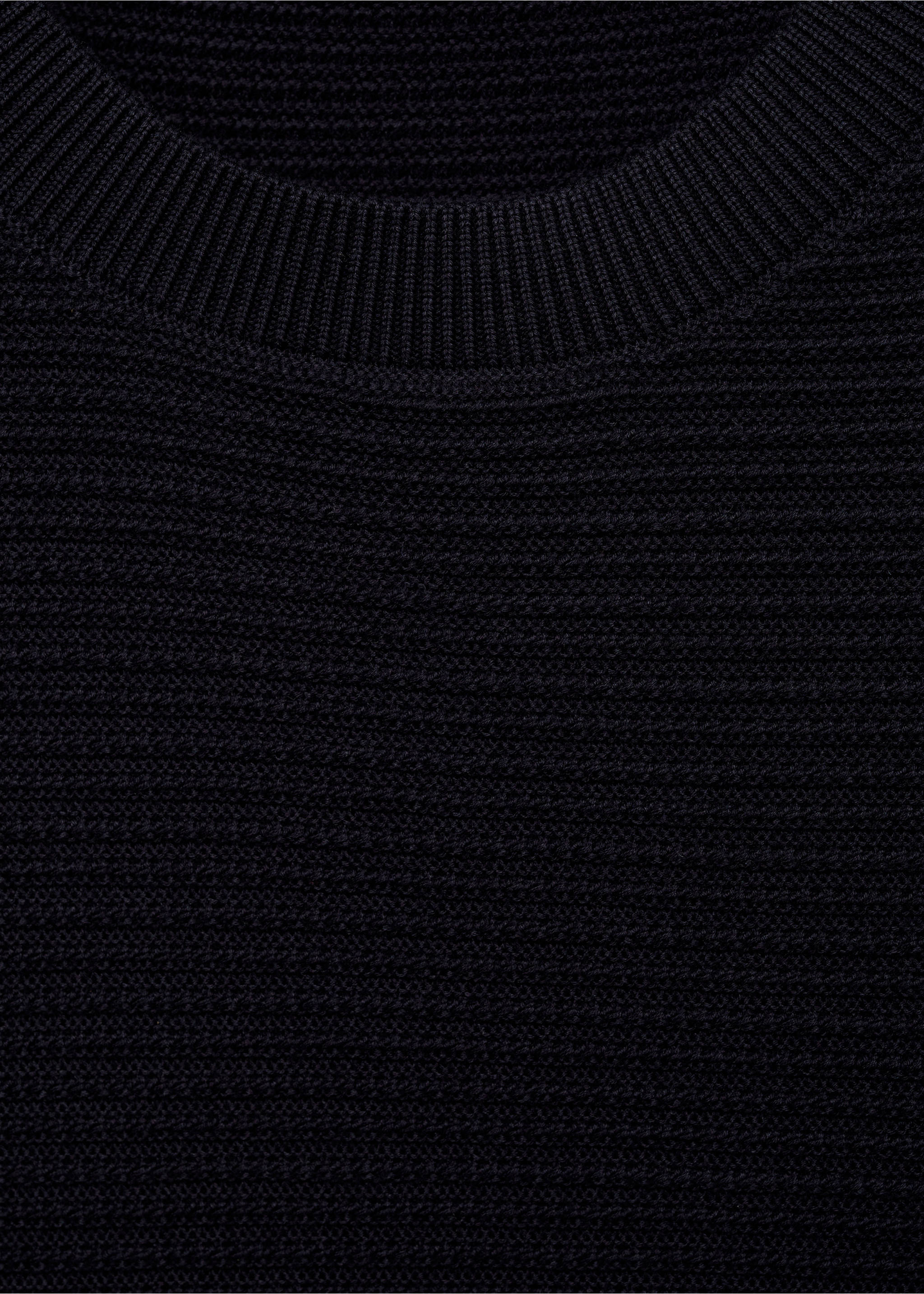 Structure thin knitwear t-shirt - Details of the article 8, Night Blue. Ref: 87034412-00.