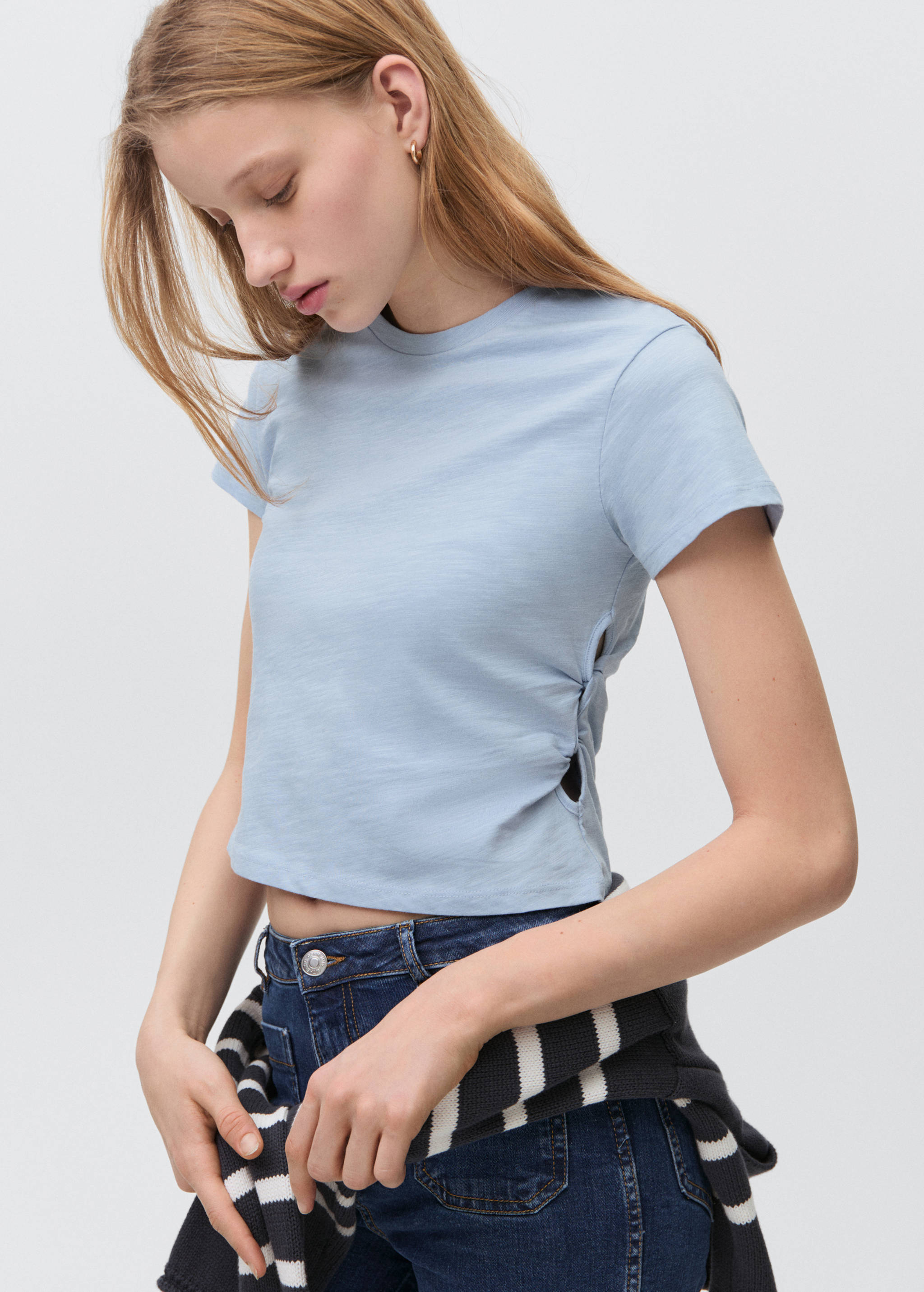 T-shirt nœud - Plan moyen