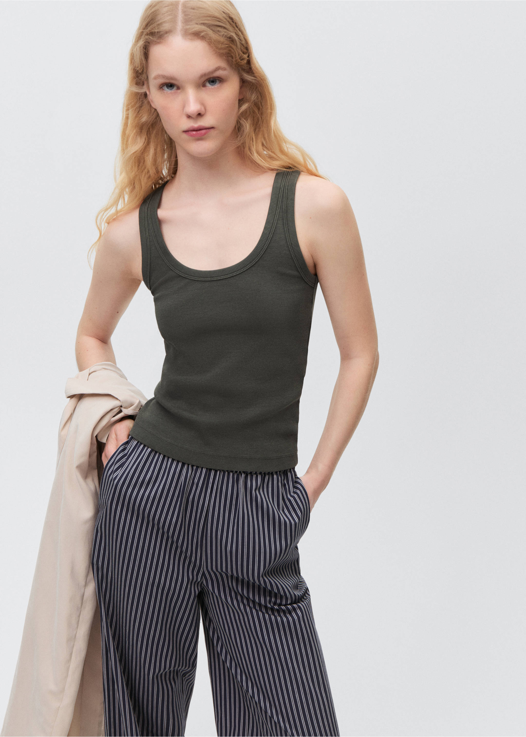 Ribbed top - Medium plane, Charcoal. Ref: 87034790-00.