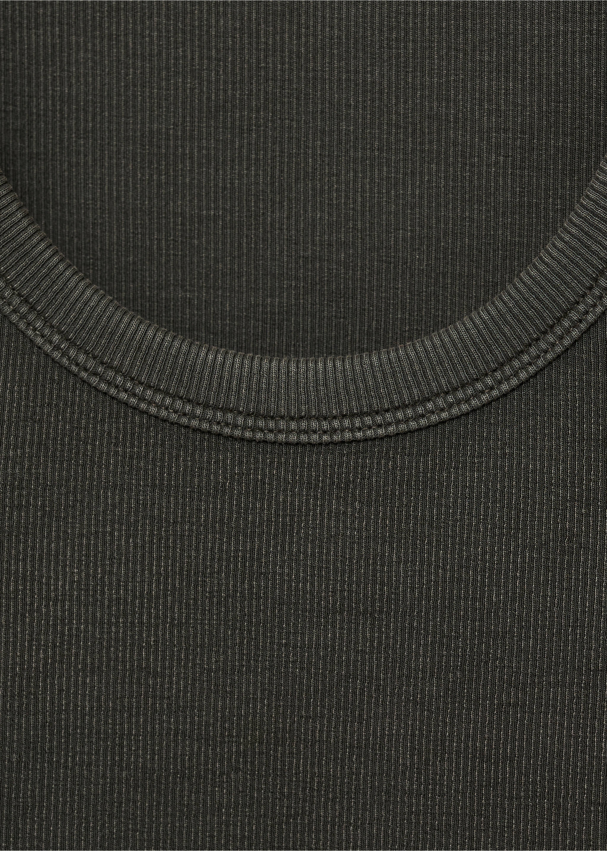 Ribbed top - Details of the article 8, Charcoal. Ref: 87034790-00.