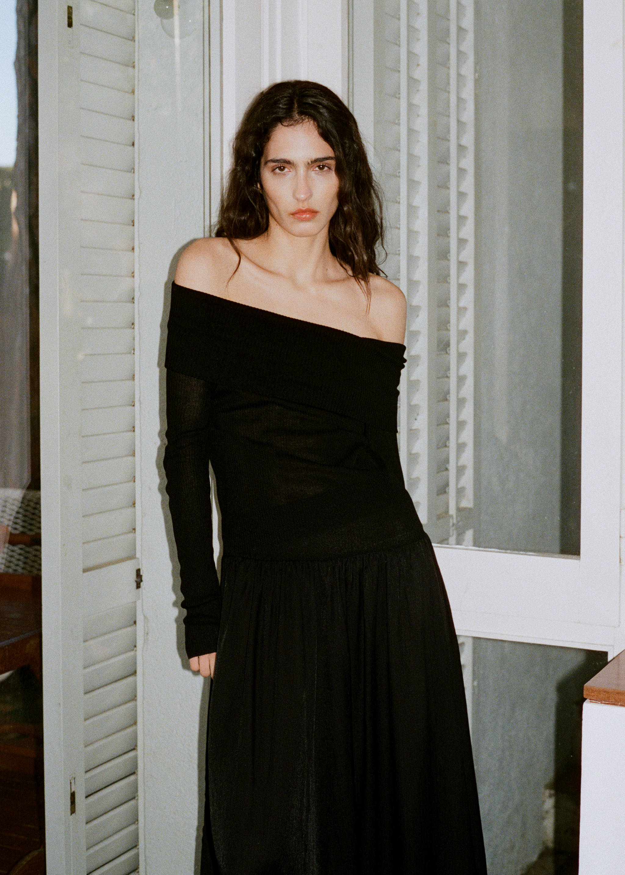 Nyitott vállú ruha kombinált szövetből - A termék adatai 6