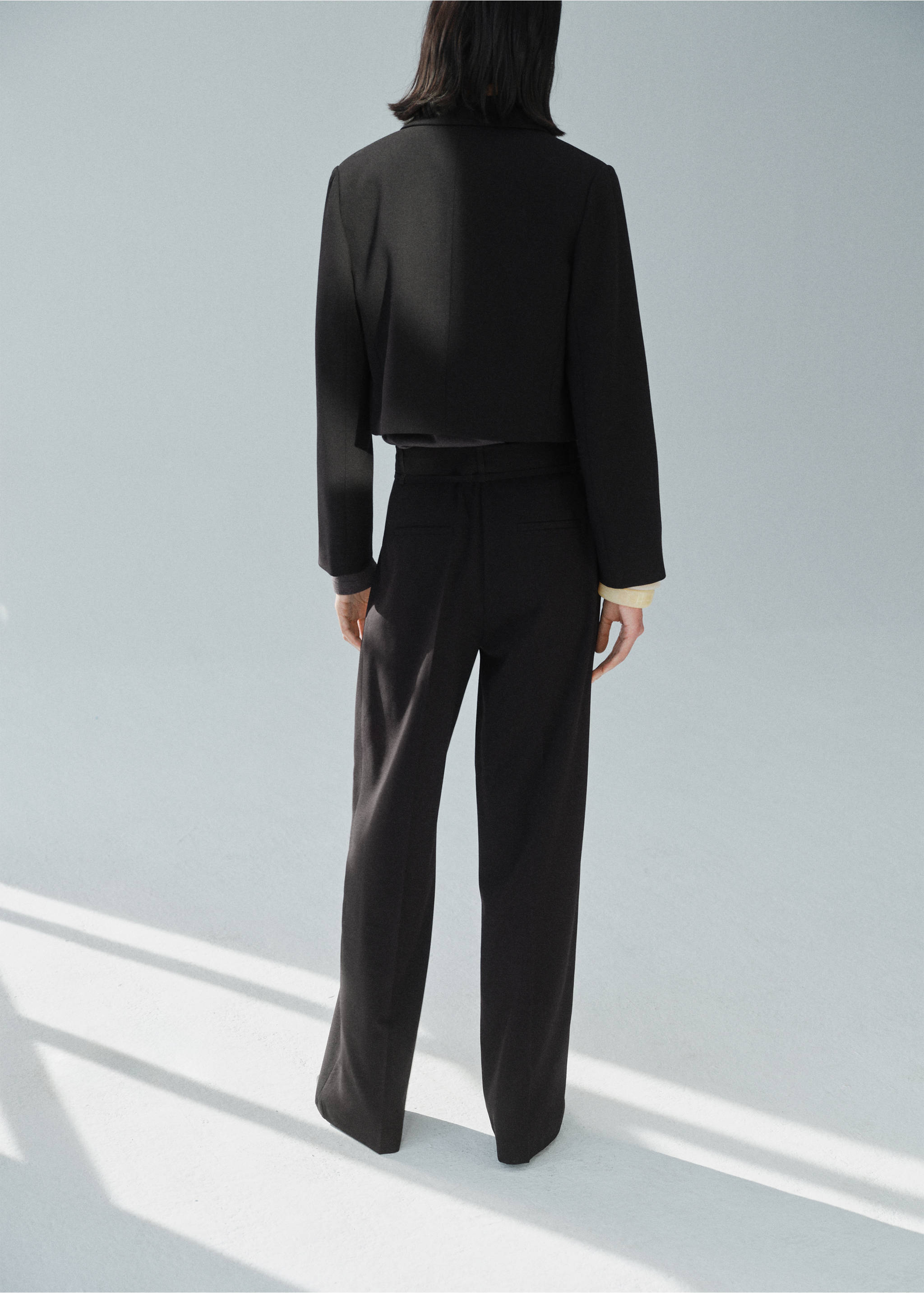 Straight suit trousers with bow - Reverse of the article, Black. Ref: 87034803-00.
