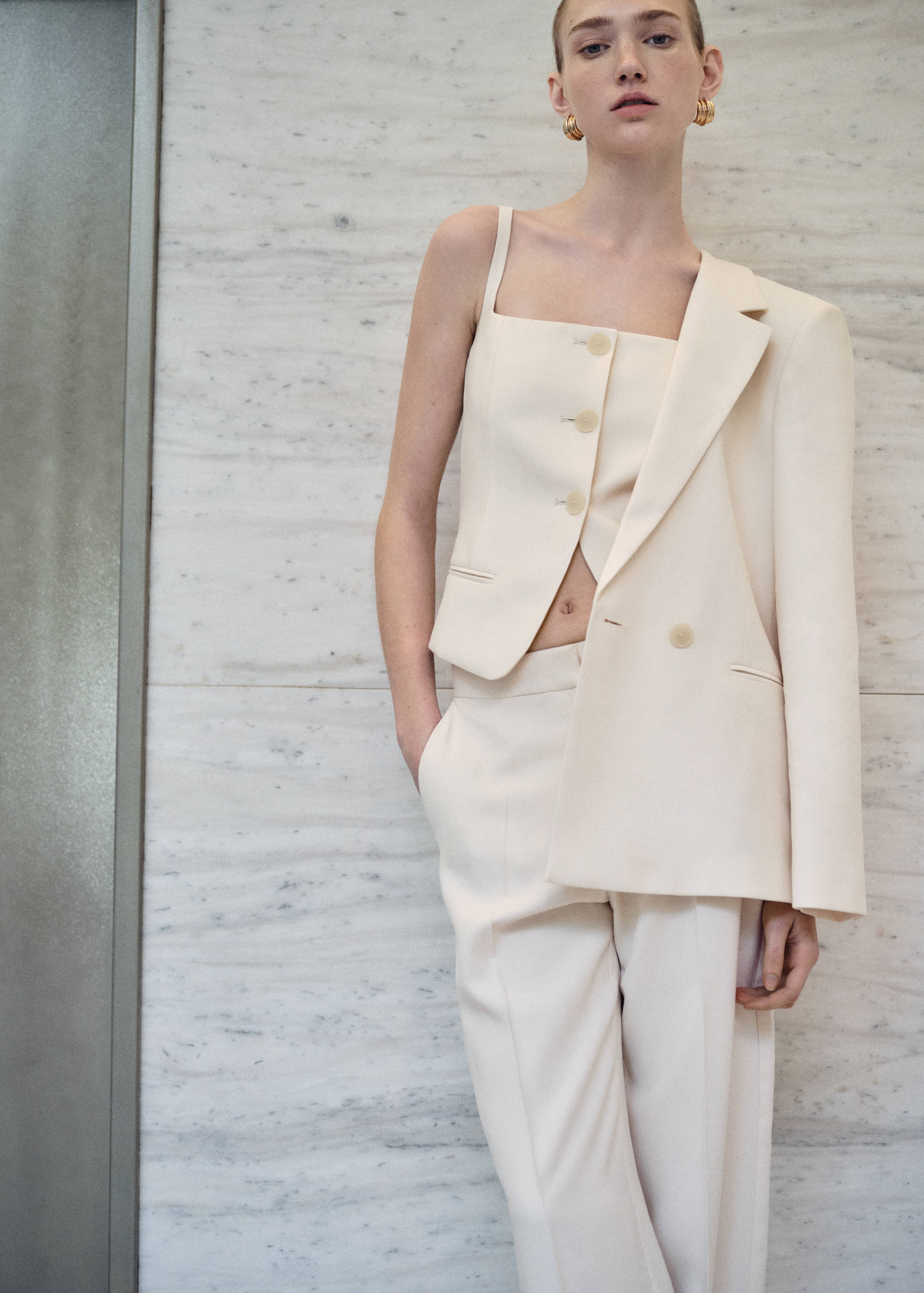 Suit waistcoat with open back - Details of the article 7