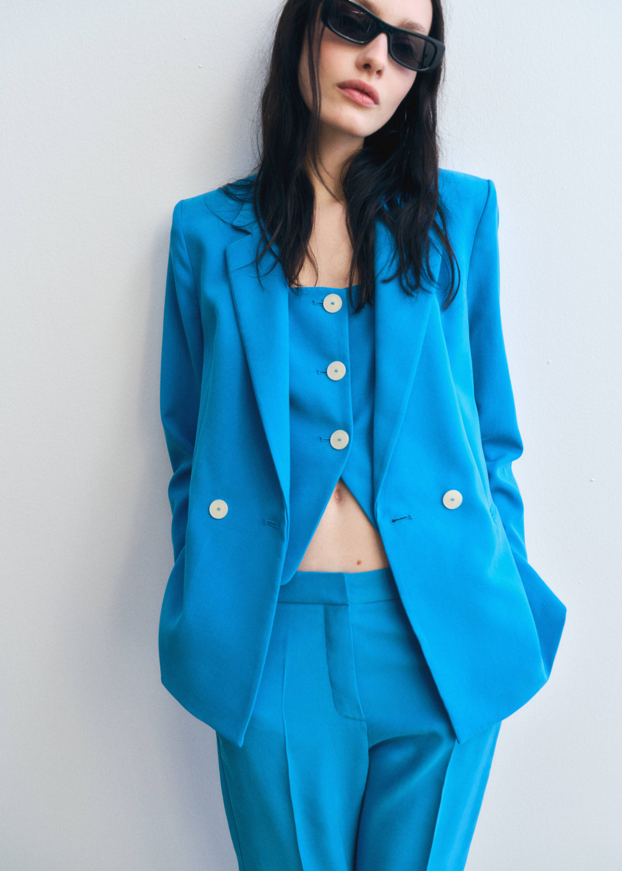 Suit waistcoat with open back - Details of the article 7, Blue. Ref: 87035736-00.