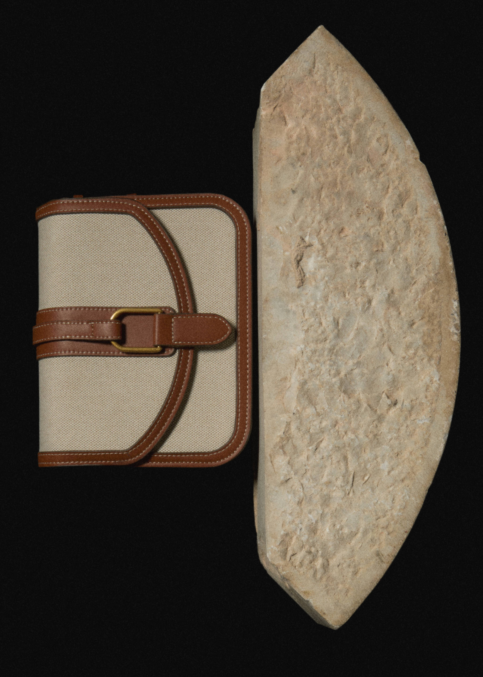 Contrasting canvas shoulder bag - General plane, Leather. Ref: 87035742-00.