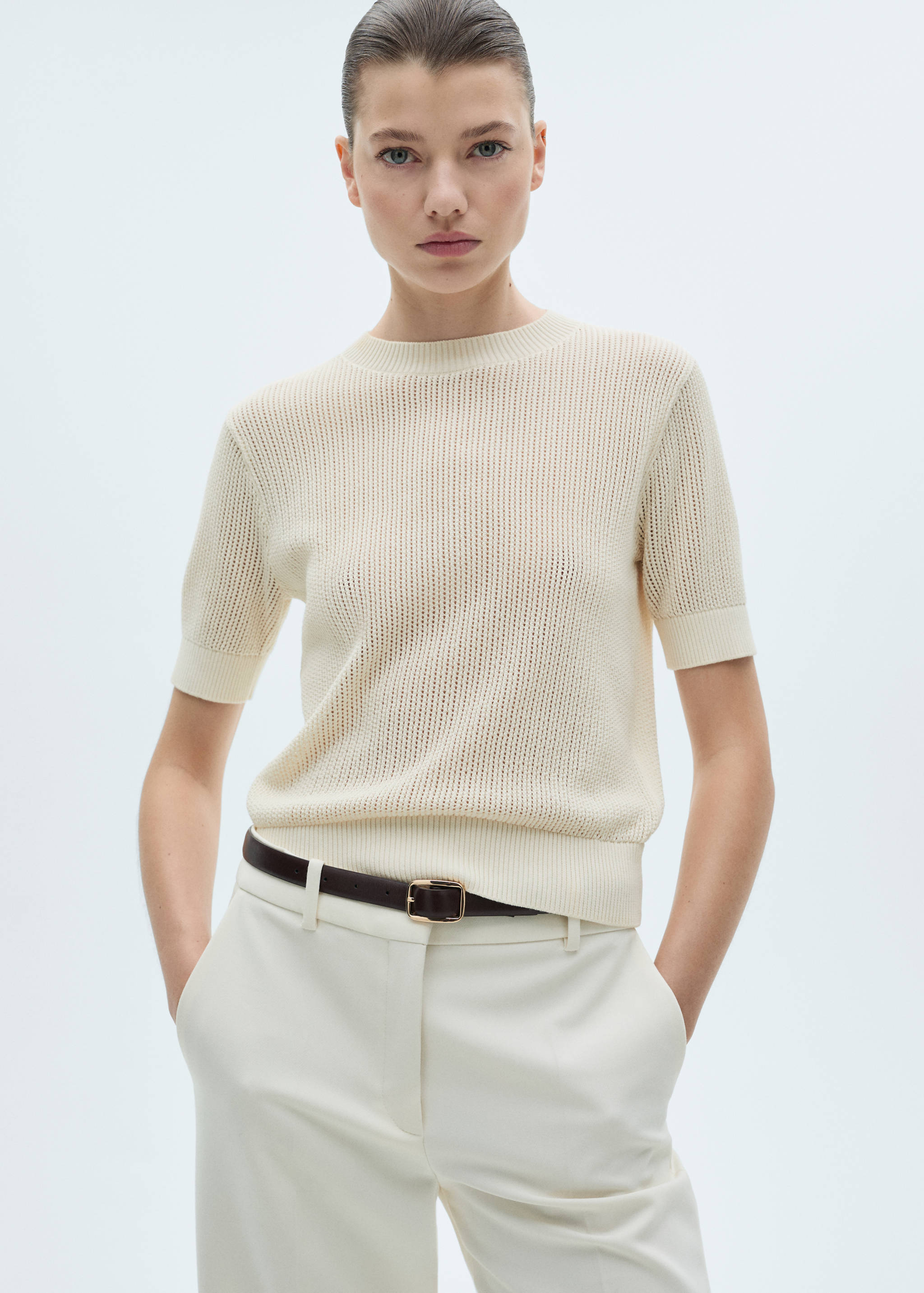 Short-sleeved openwork knitted sweater - Medium plane