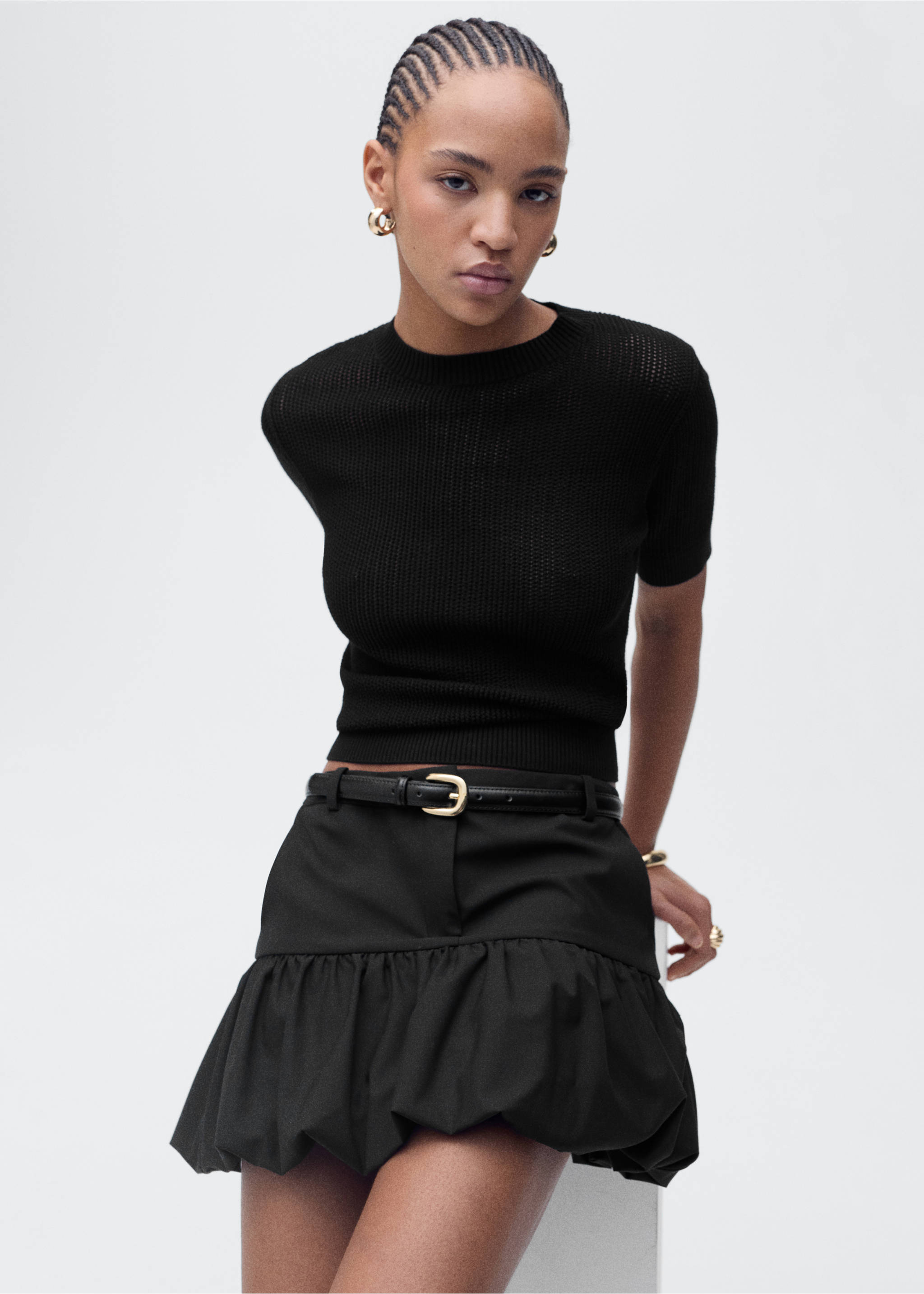 Short-sleeved openwork knitted sweater - Medium plane, Black. Ref: 87035747-00.