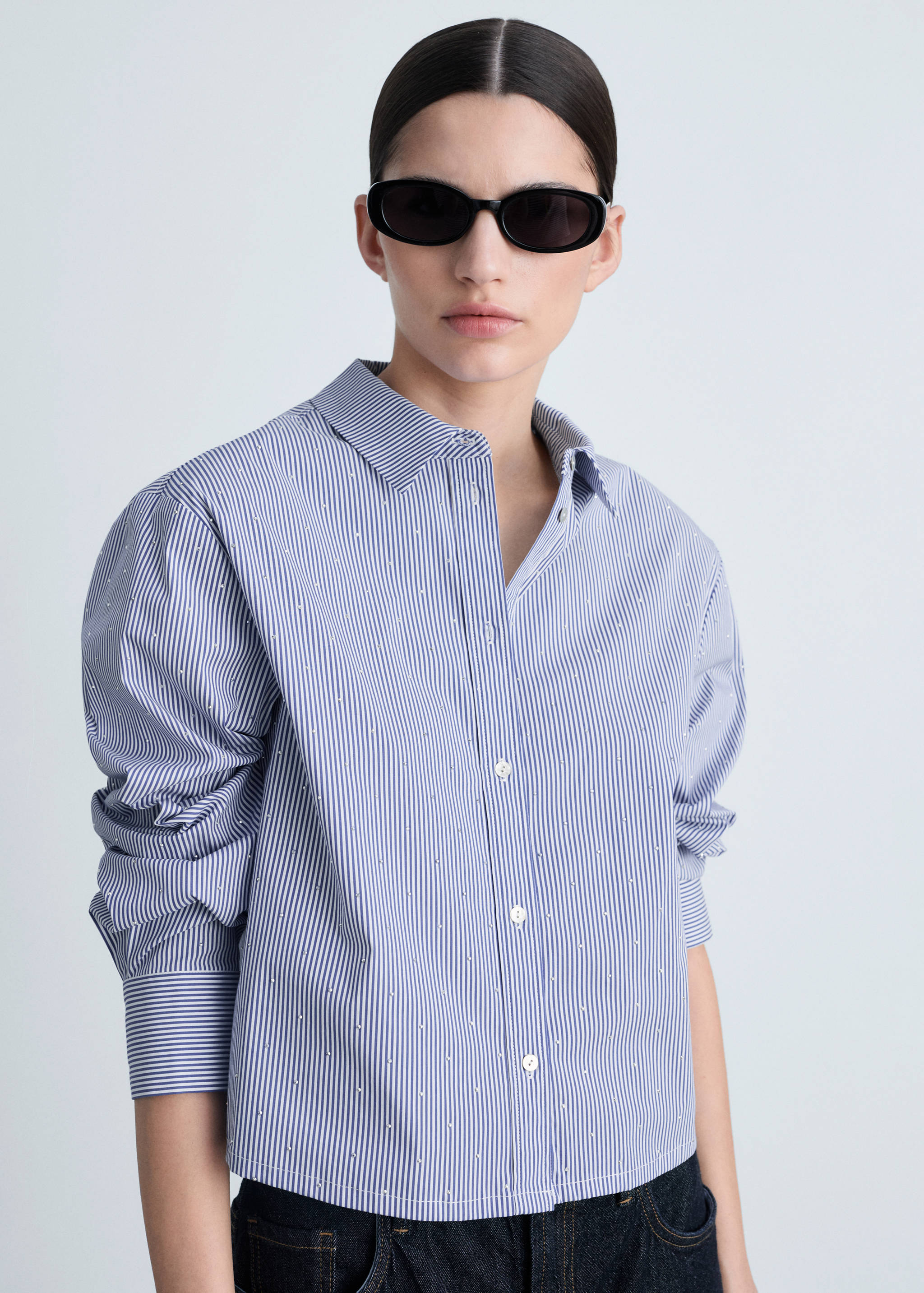 Chemise rayée avec détail strass - Plan moyen