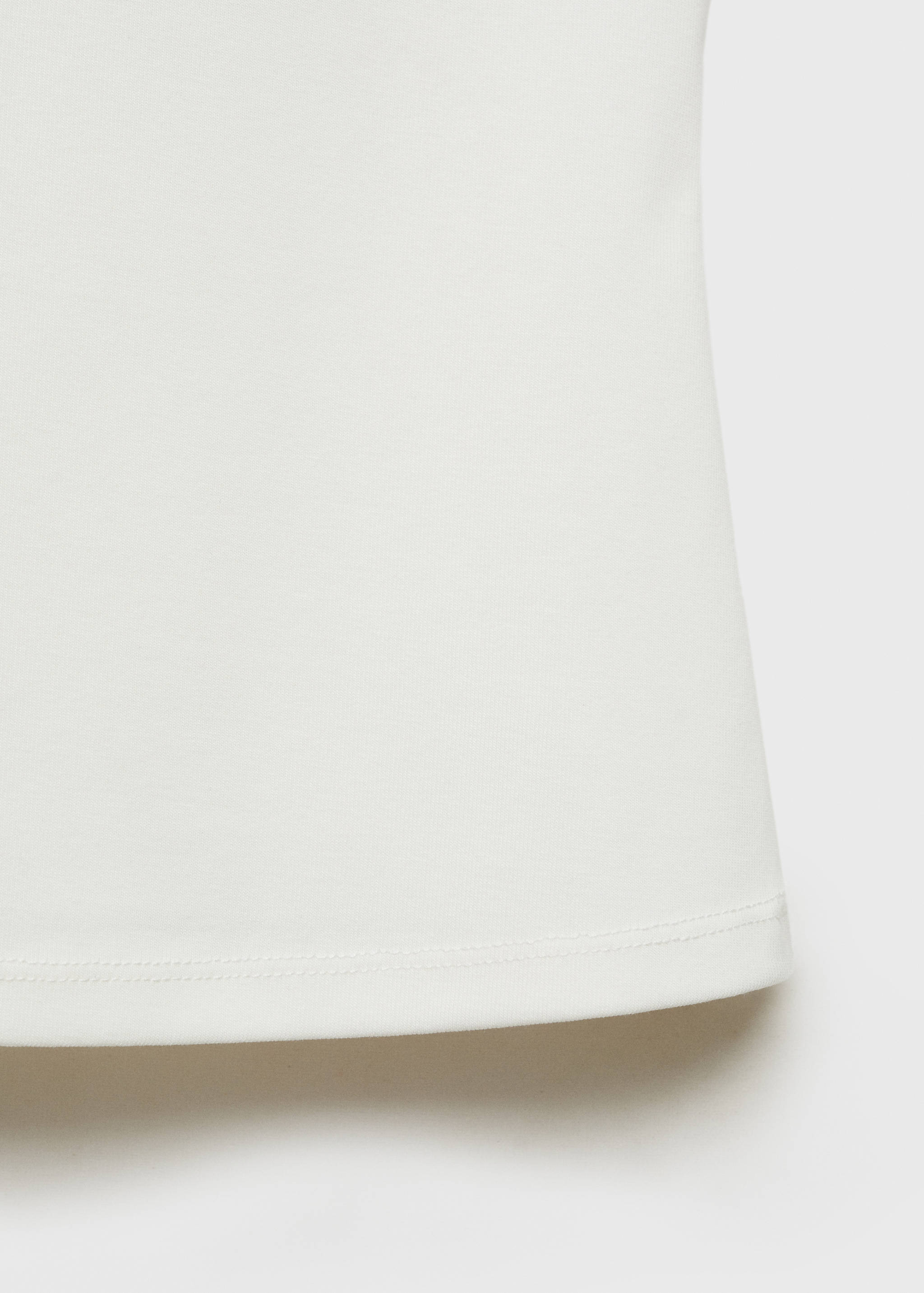 Low-cut top with contrasting trim - Details of the article 0