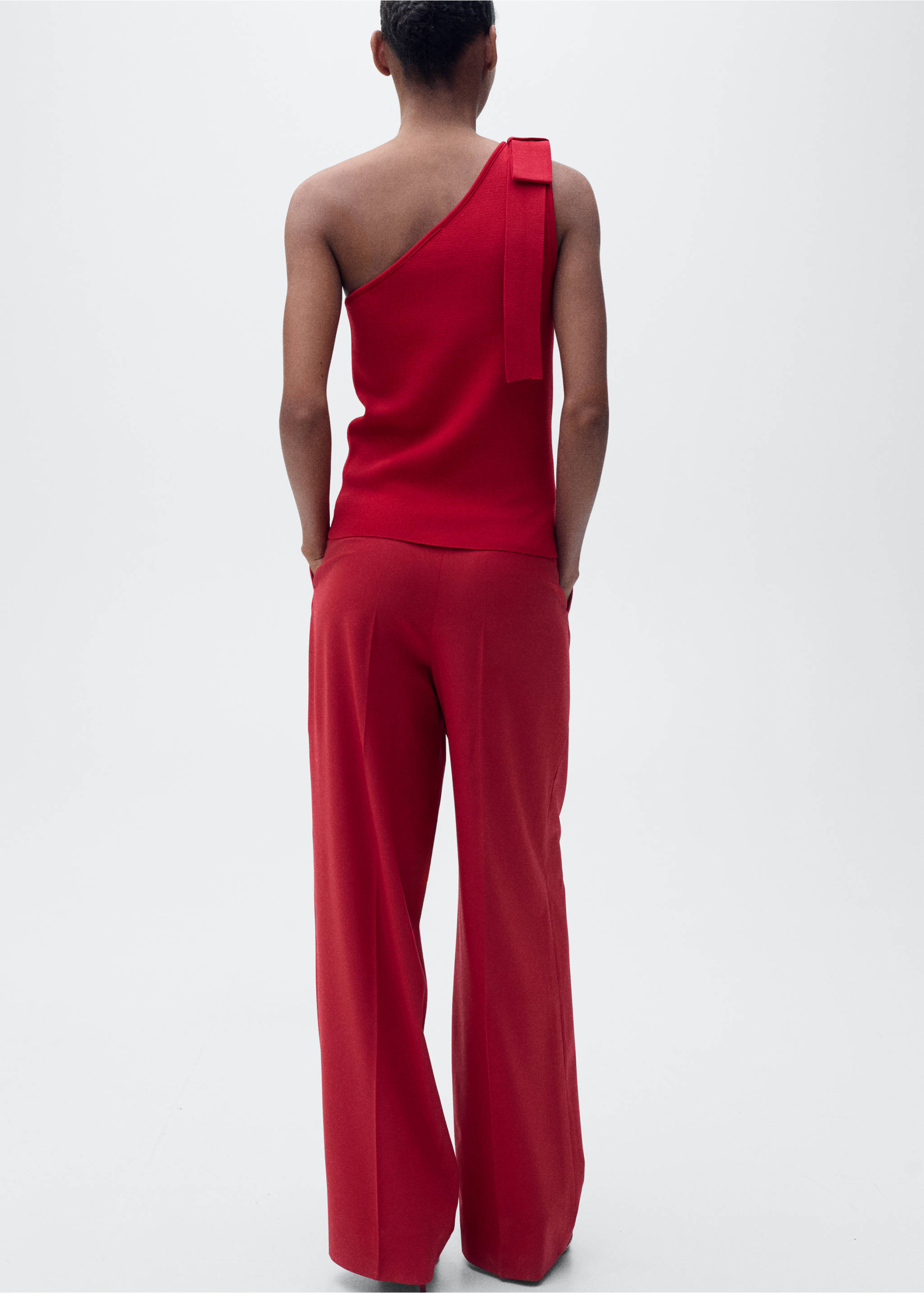 Asymmetrical knitted top with bow - Reverse of the article, Red. Ref: 87035764-00.