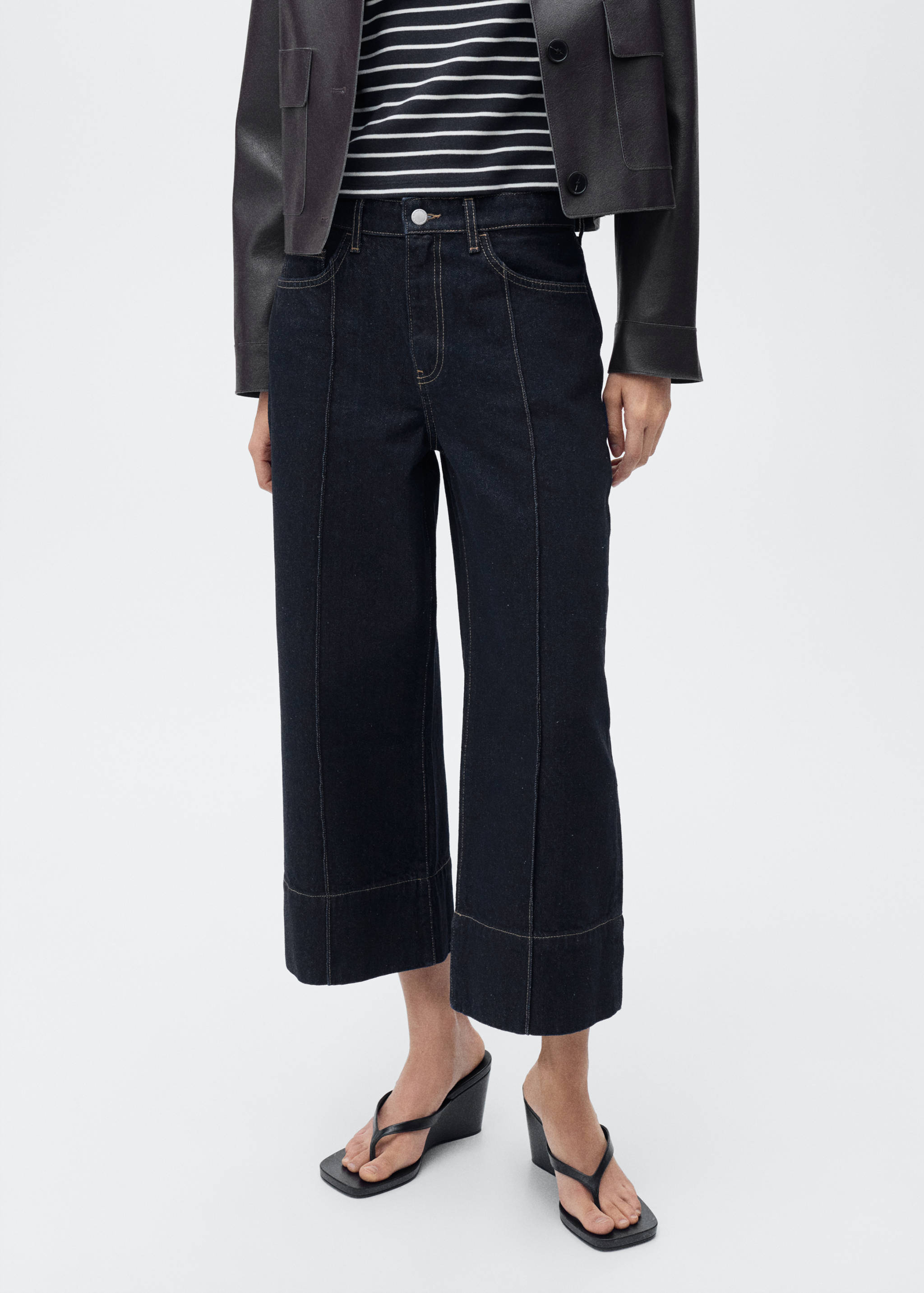 Wide leg cropped jeans with seam detail - Medium plane