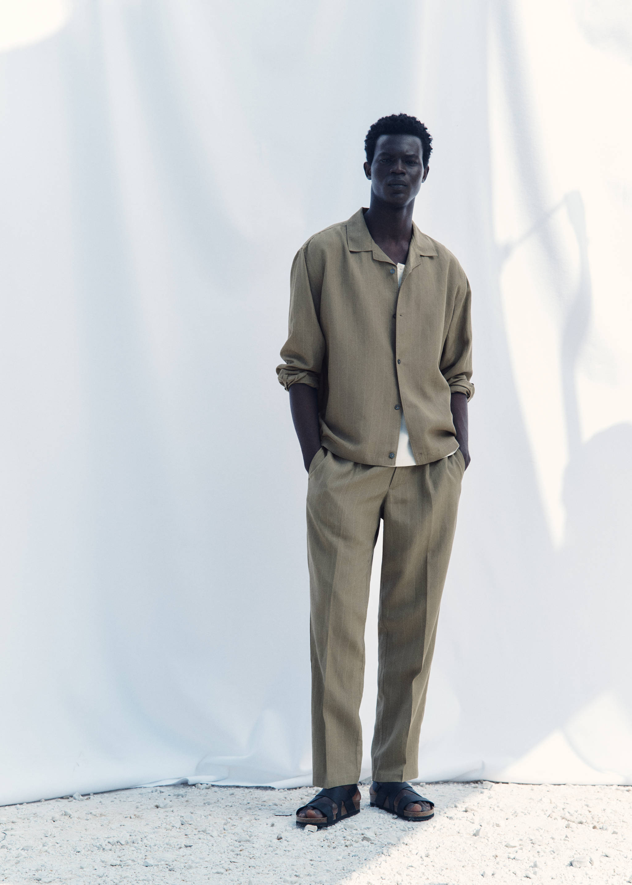 Pinstripe linen trousers - Details of the article 3, Khaki. Ref: 87035918-00.