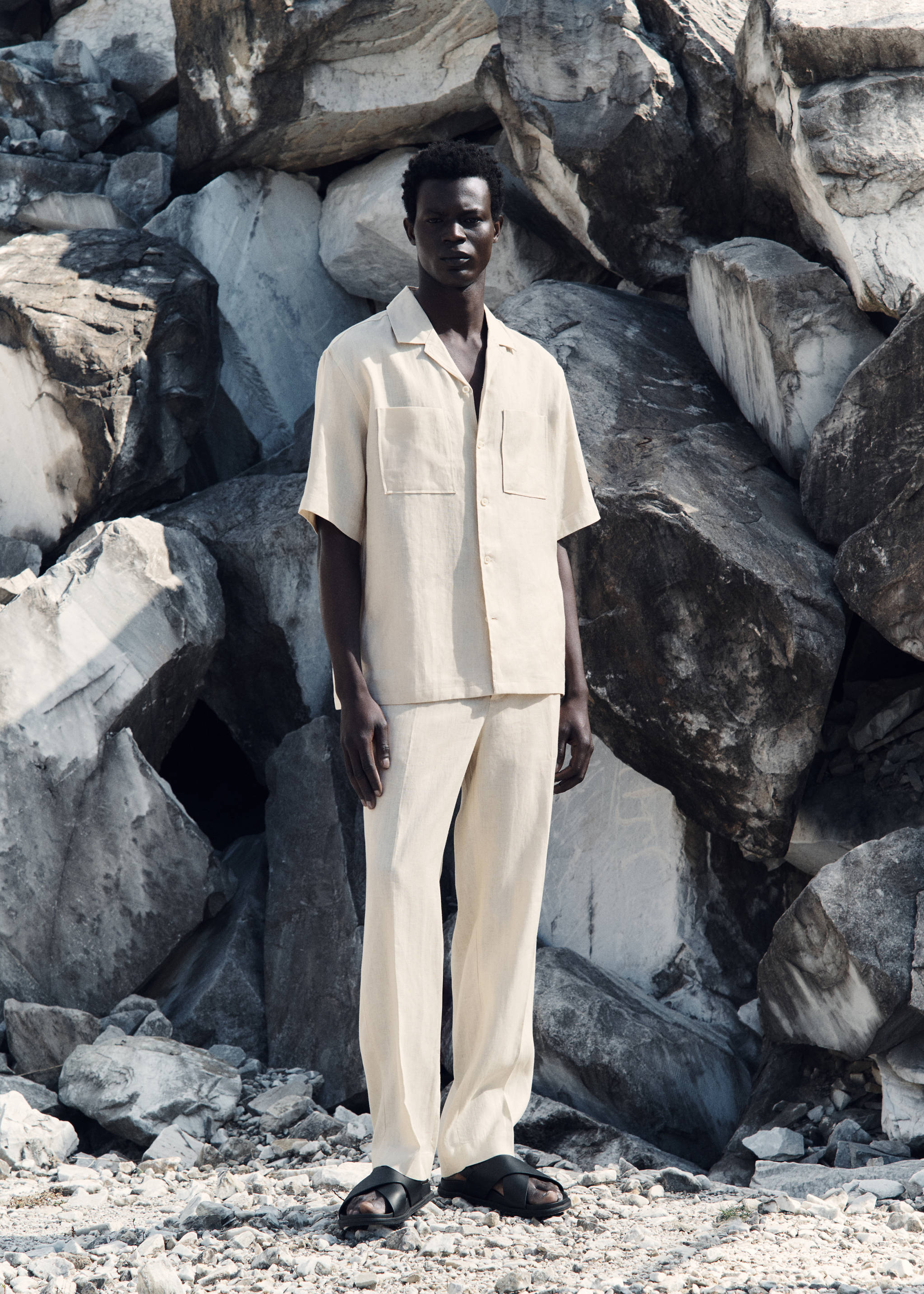 Kalhoty ze 100% lnu se záševky - Detail zboží 3, Slonová kost. Ref: 87035920-00.