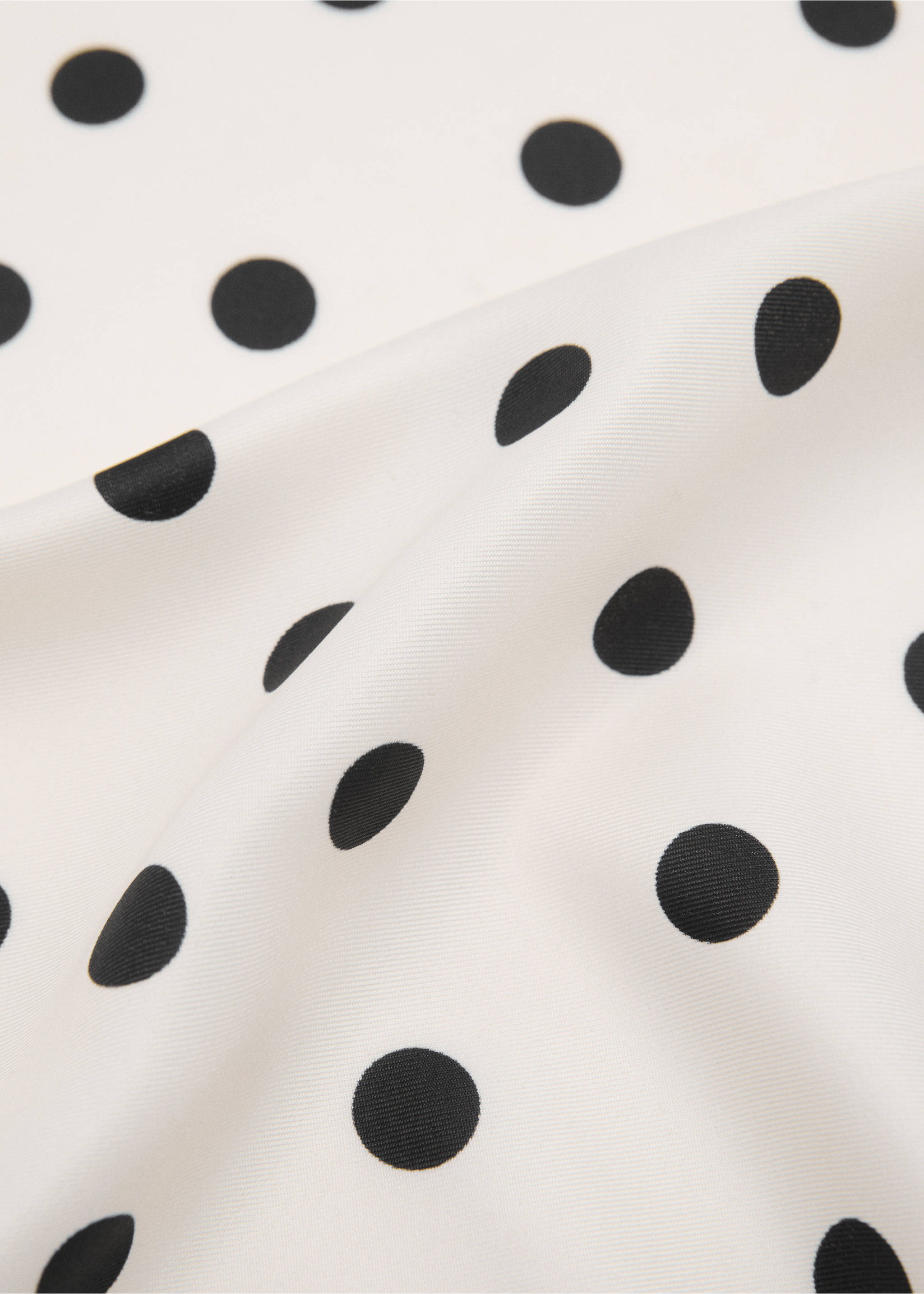 Polka-dot satin scarf - Details of the article 1, Ecru. Ref: 87035931-00.