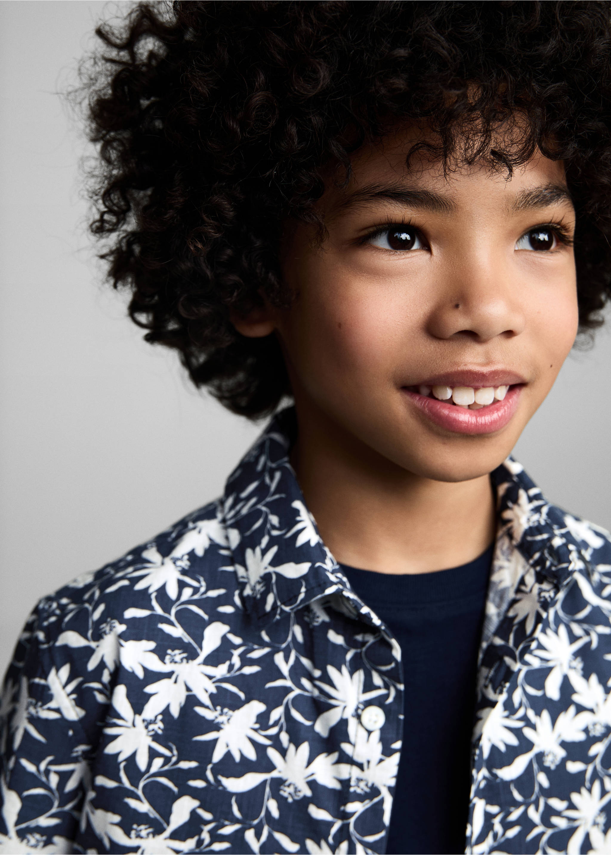 Tropical print shirt - Details of the article 1, Dark Navy. Ref: 87035941-00.