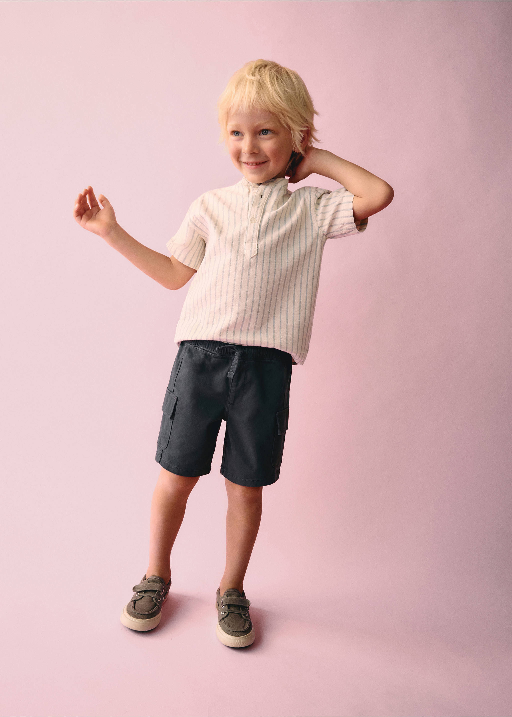 Drawstring cargo Bermuda shorts - Details of the article 5, Charcoal. Ref: 87035946-00.