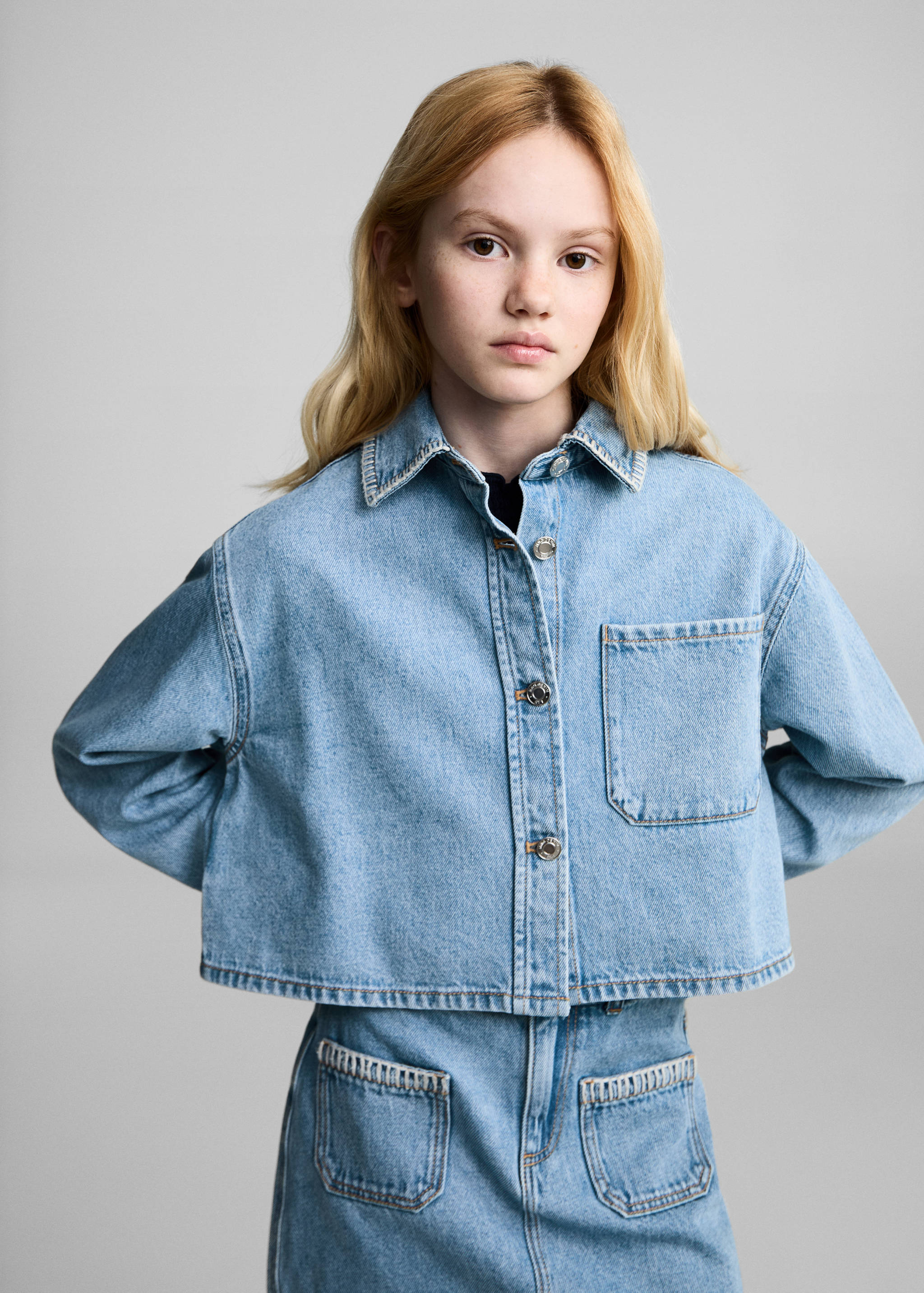 Jeansjacke in Cropped-Länge - Detail des Artikels 2