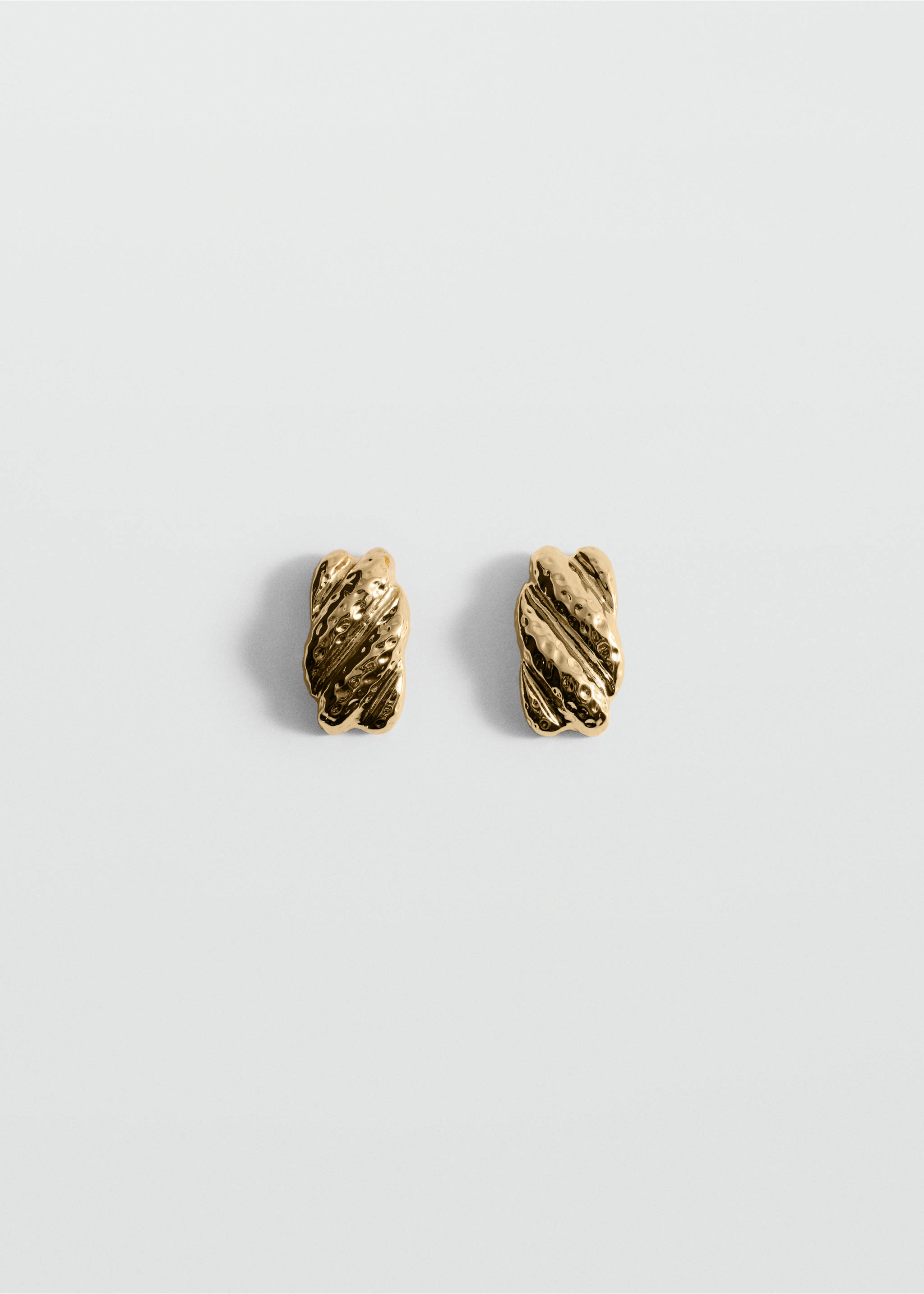Boucles d'oreilles texturées relief - Article sans modèle, Or. Ref: 87035960-00.