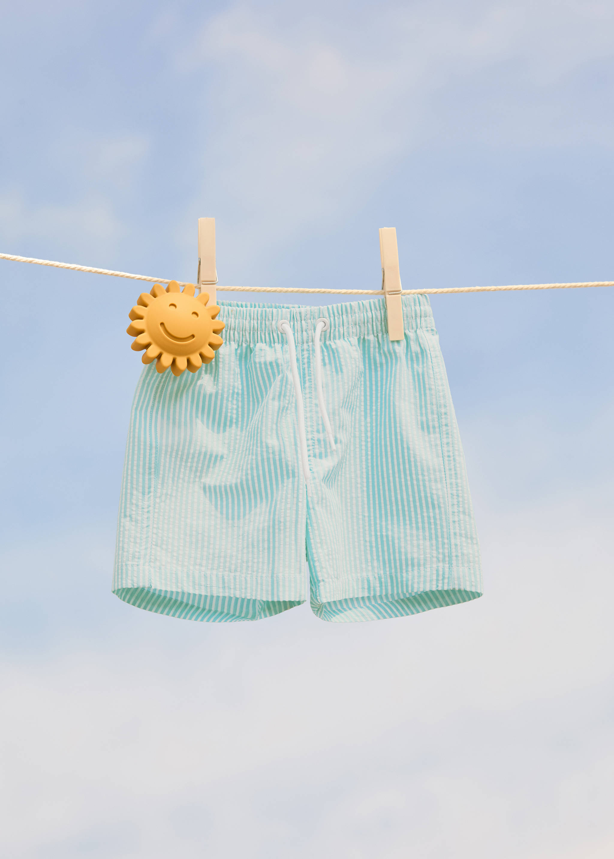 Gestreifte Badeshorts mit Kordelzug - Detail des Artikels 5