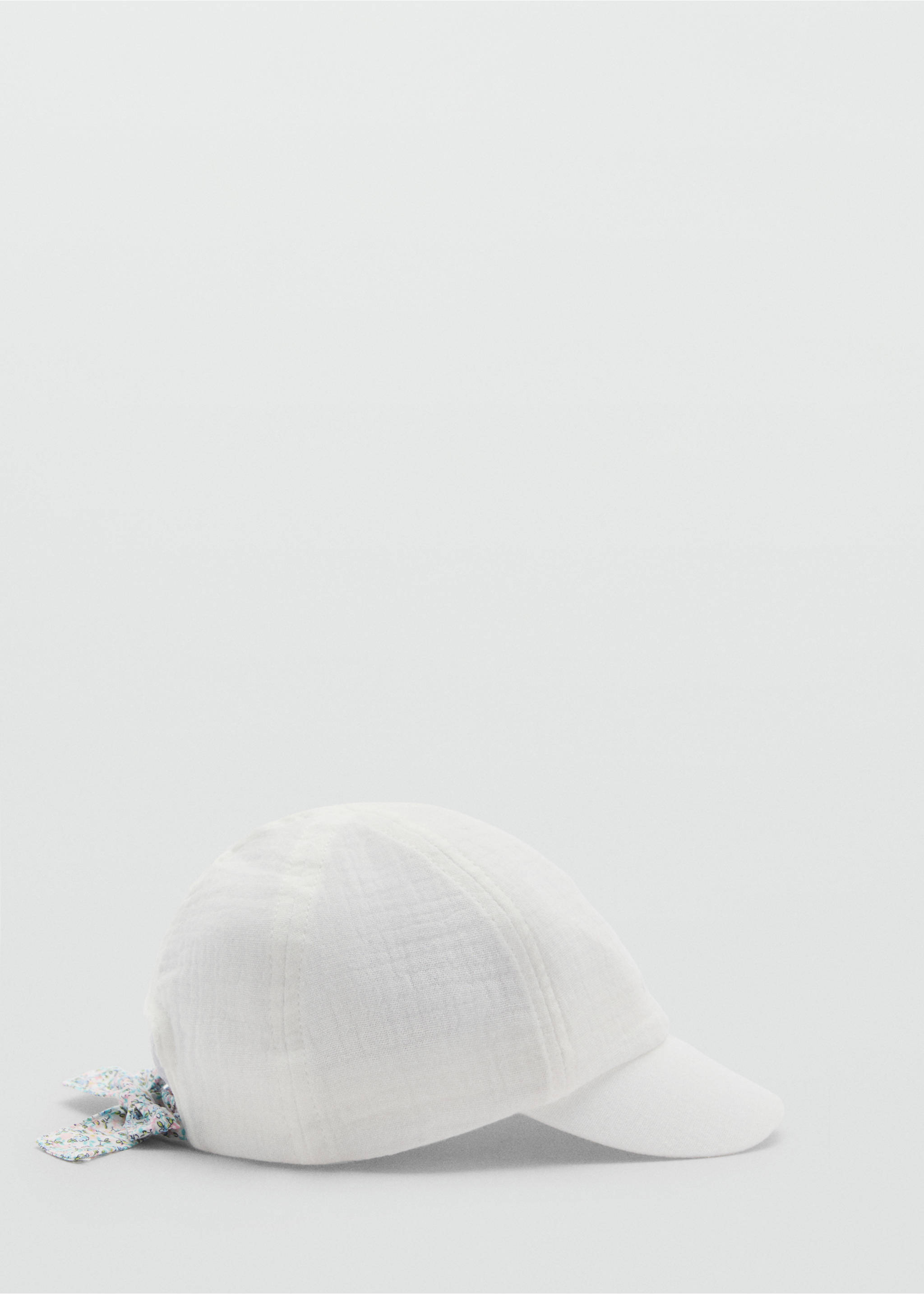 Cheesecloth cap with bow detail - Article without model, White. Ref: 87035972-00.