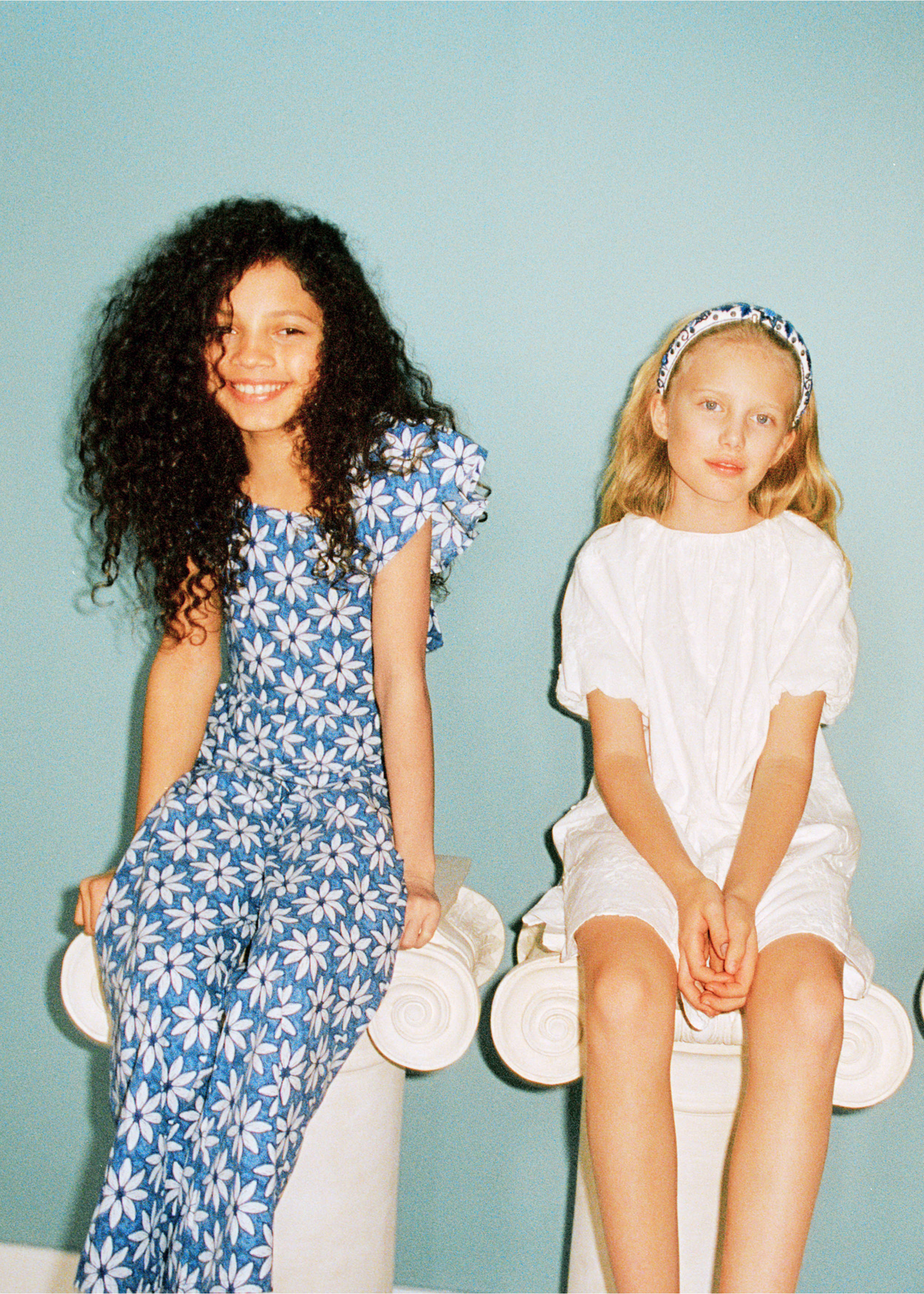 Floral jumpsuit with back opening - Details of the article 5, Blue. Ref: 87035990-00.