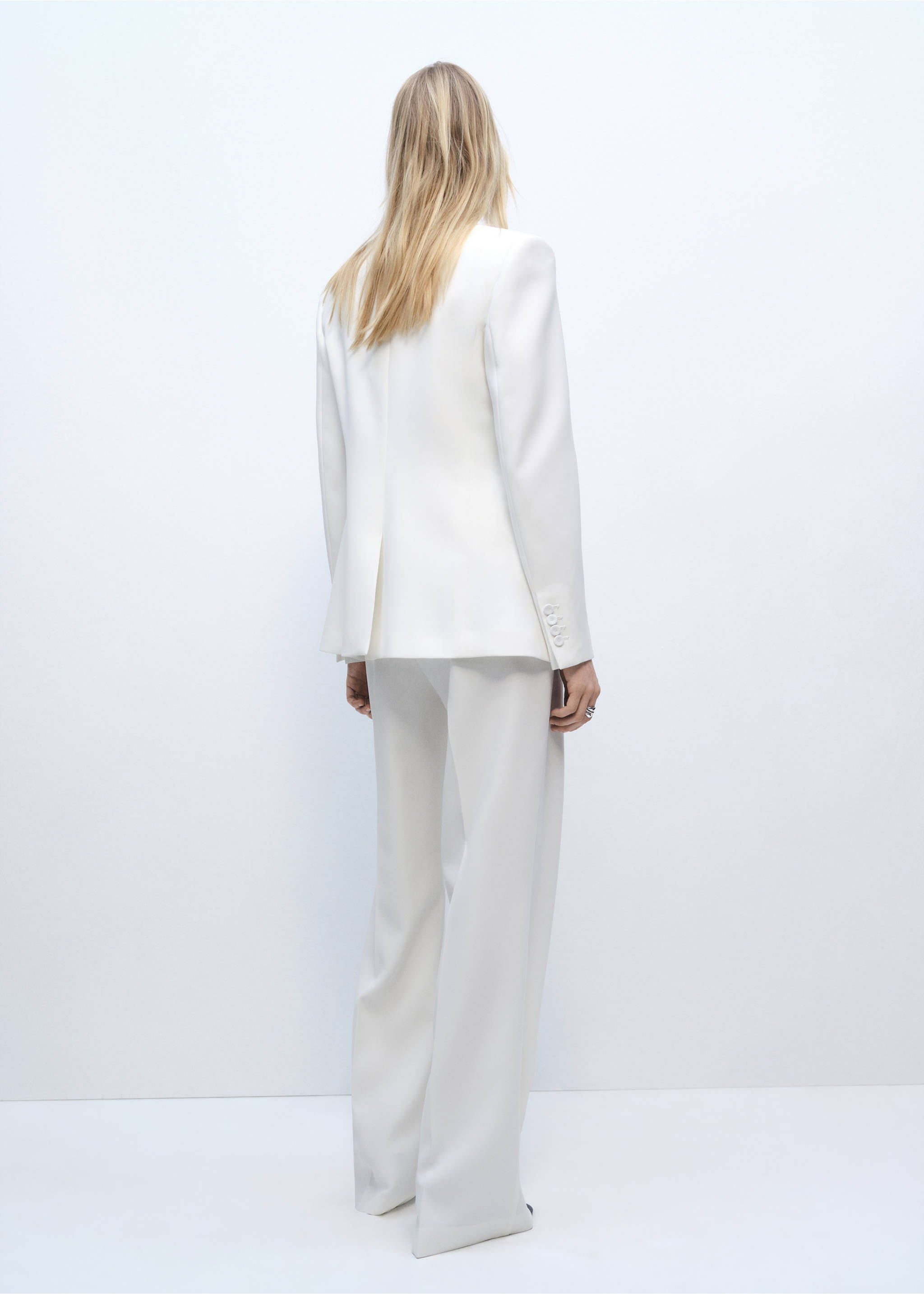 Gerade Anzughose mit hoher Bundhöhe - Rückseite des Artikels, Cremeweiß. Ref: 87036357-00.