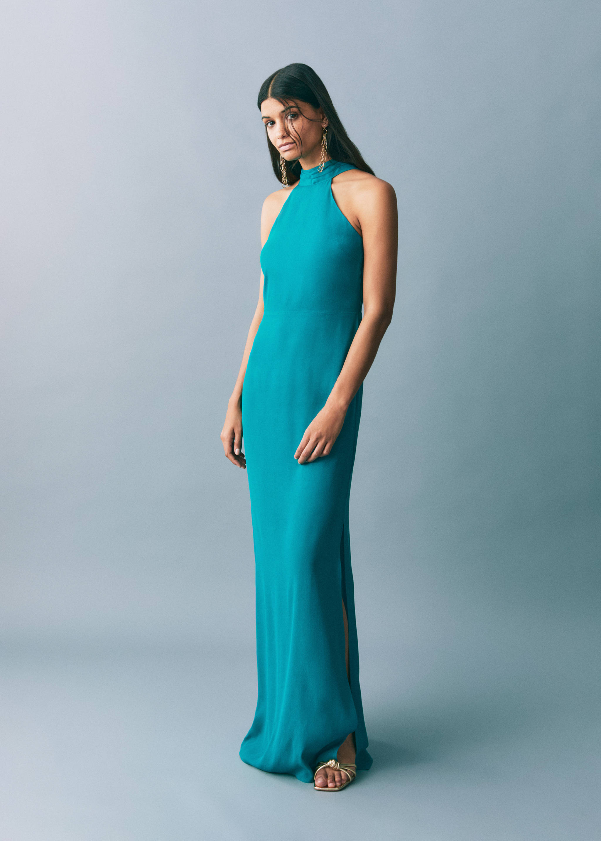 Vestido largo cuello halter - Plano general