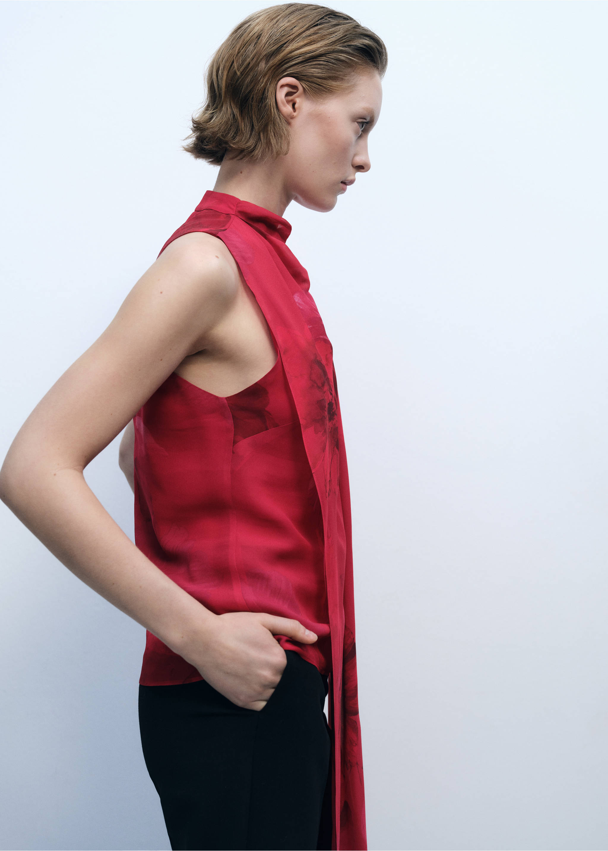 Floral blouse with scarf - Details of the article 2, Red. Ref: 87036373-00.