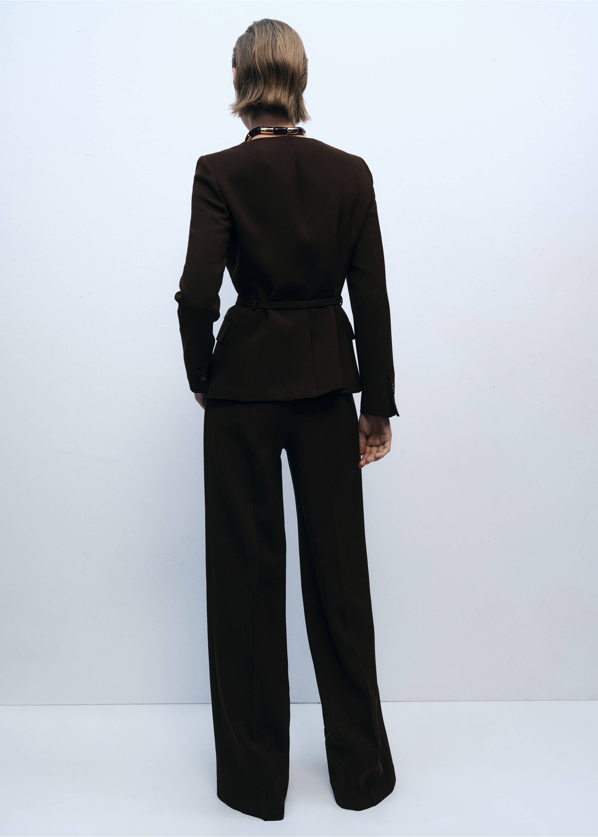 Pantalon droit costume - Verso de l’article, Chocolat. Ref: 87036374-00.