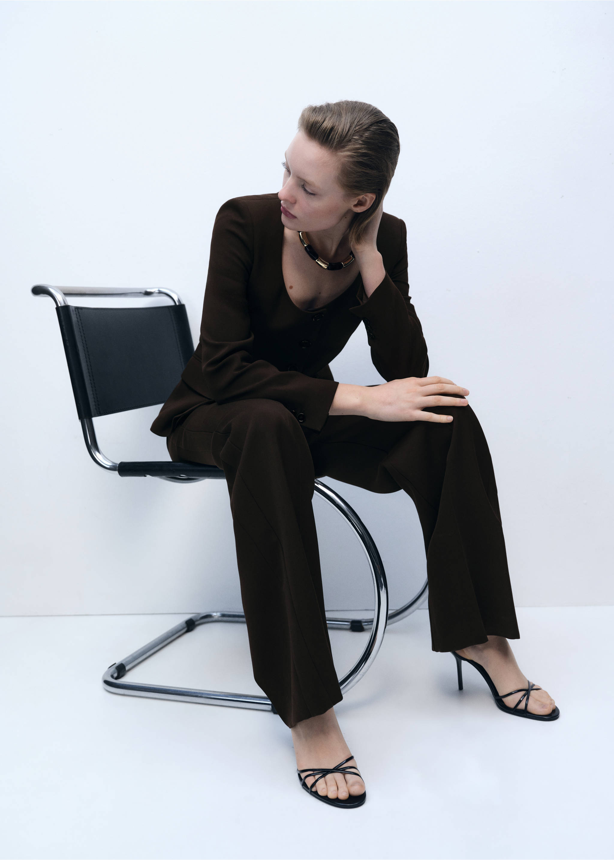 Pantalon droit costume - Détail de l'article 2, Chocolat. Ref: 87036374-00.