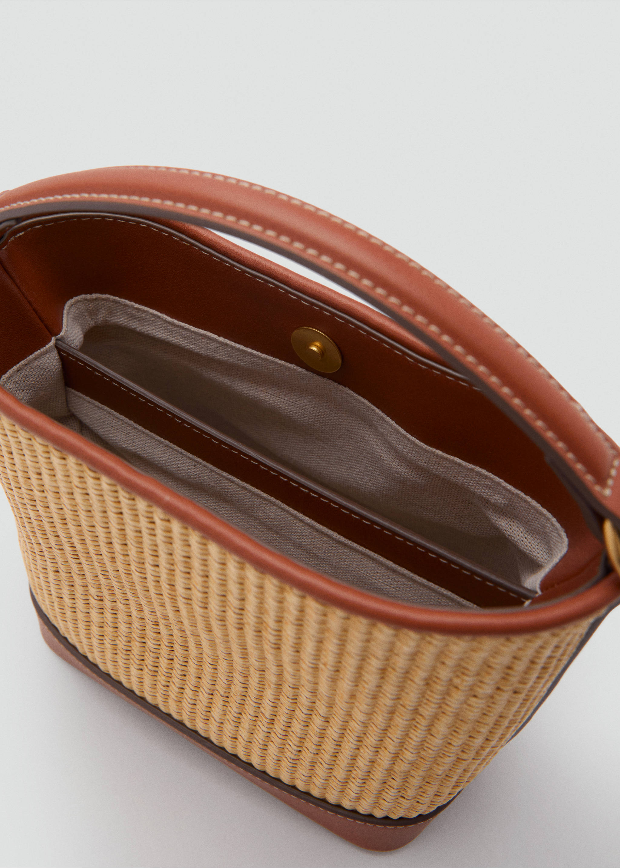 Bucket Bag mit Raffia-Effekt - Detail des Artikels 2, Mittelbraun. Ref: 87036715-00.
