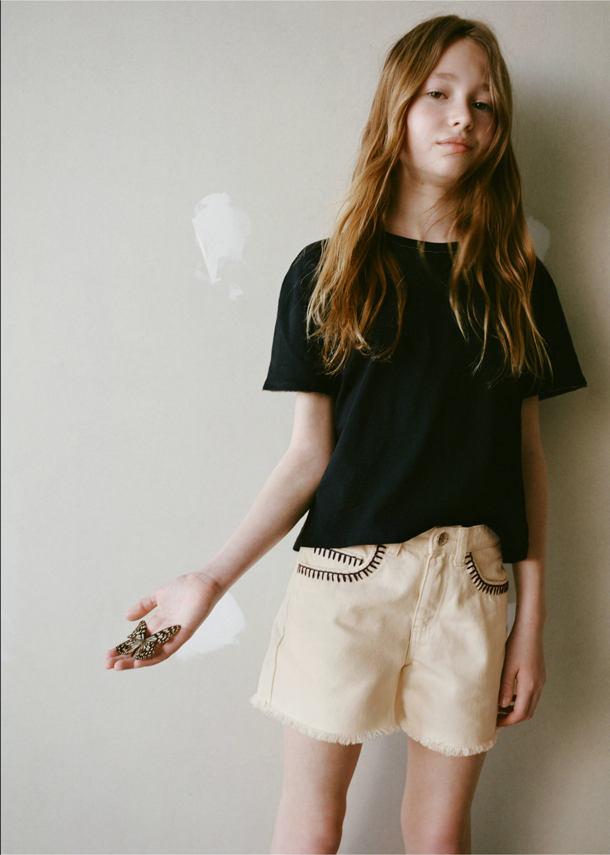 Shorts met geborduurd detail - Detail van het artikel 3, Ecru. Ref: 87036716-00.