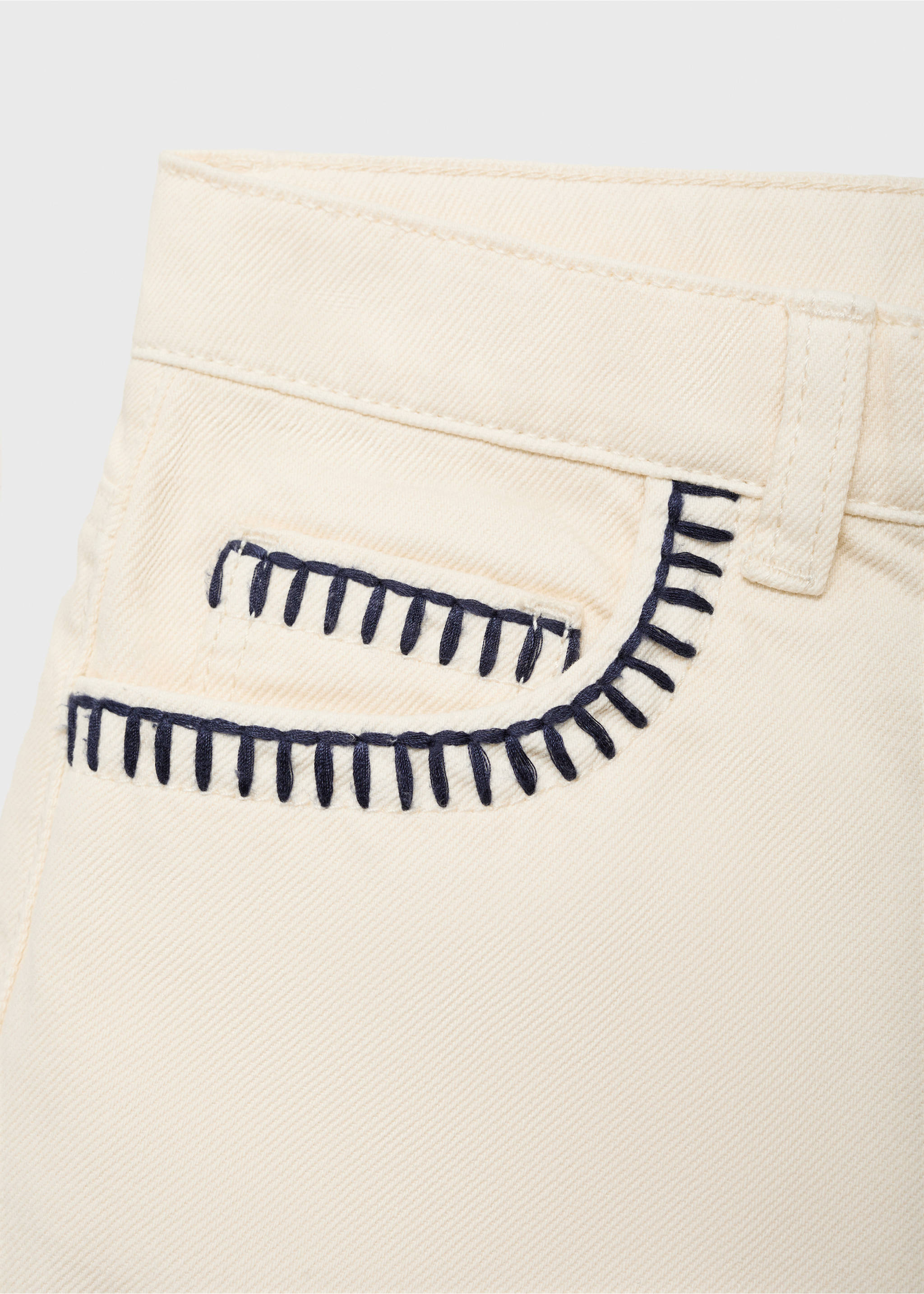 Shorts detalle bordado - Detalle del artículo 8, Crudo. Ref: 87036716-00.