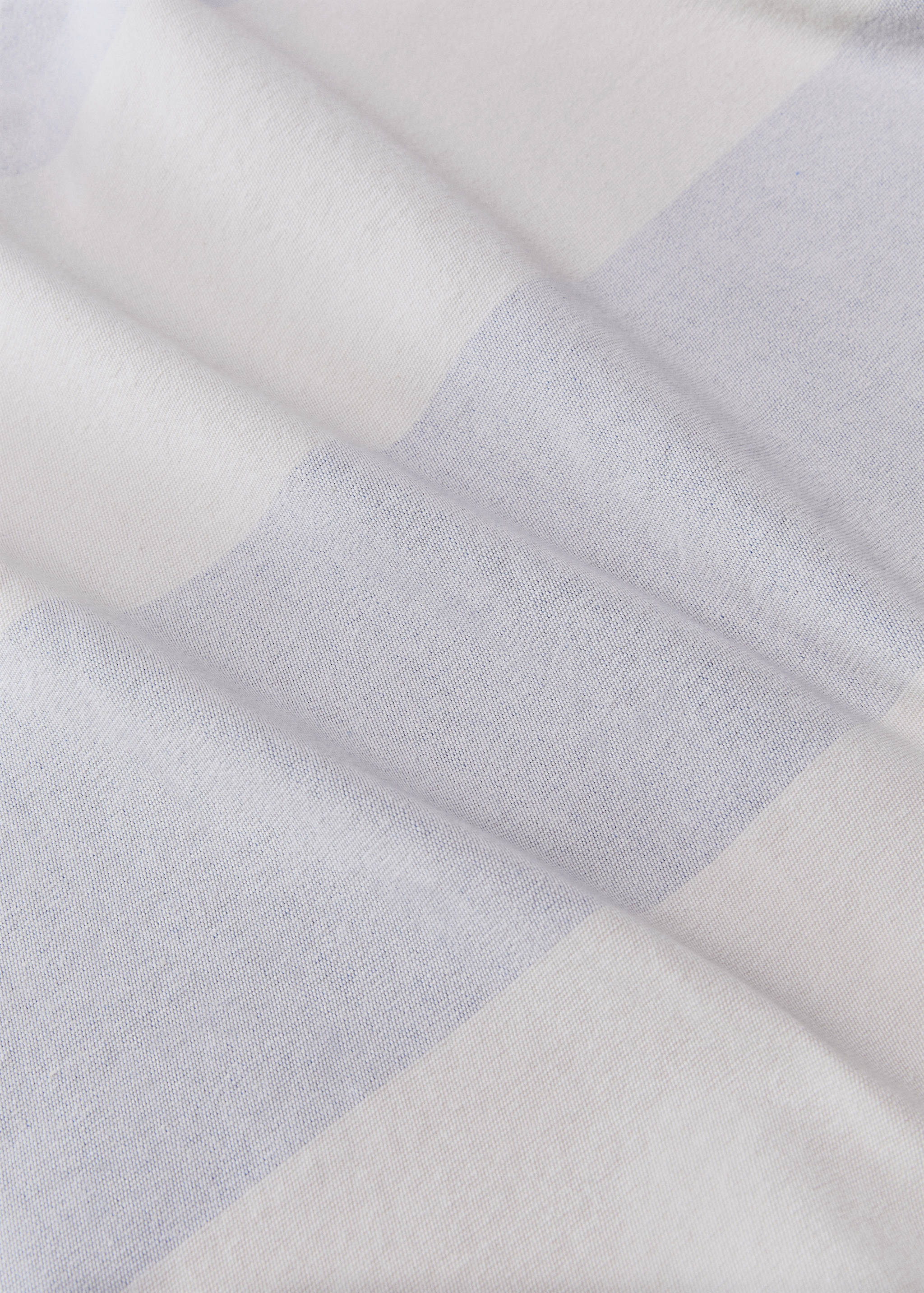 Cotton beach towel with stripes and fringed trim - Details of the article 2