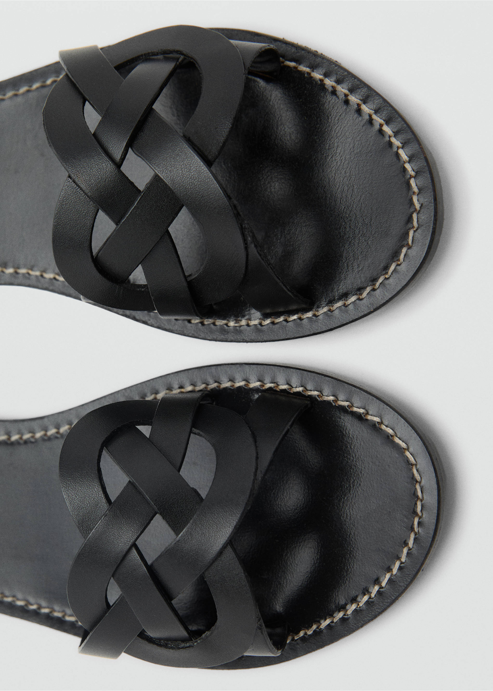 Leather sandals with intertwined strap - Details of the article 2, Black. Ref: 87037164-00.