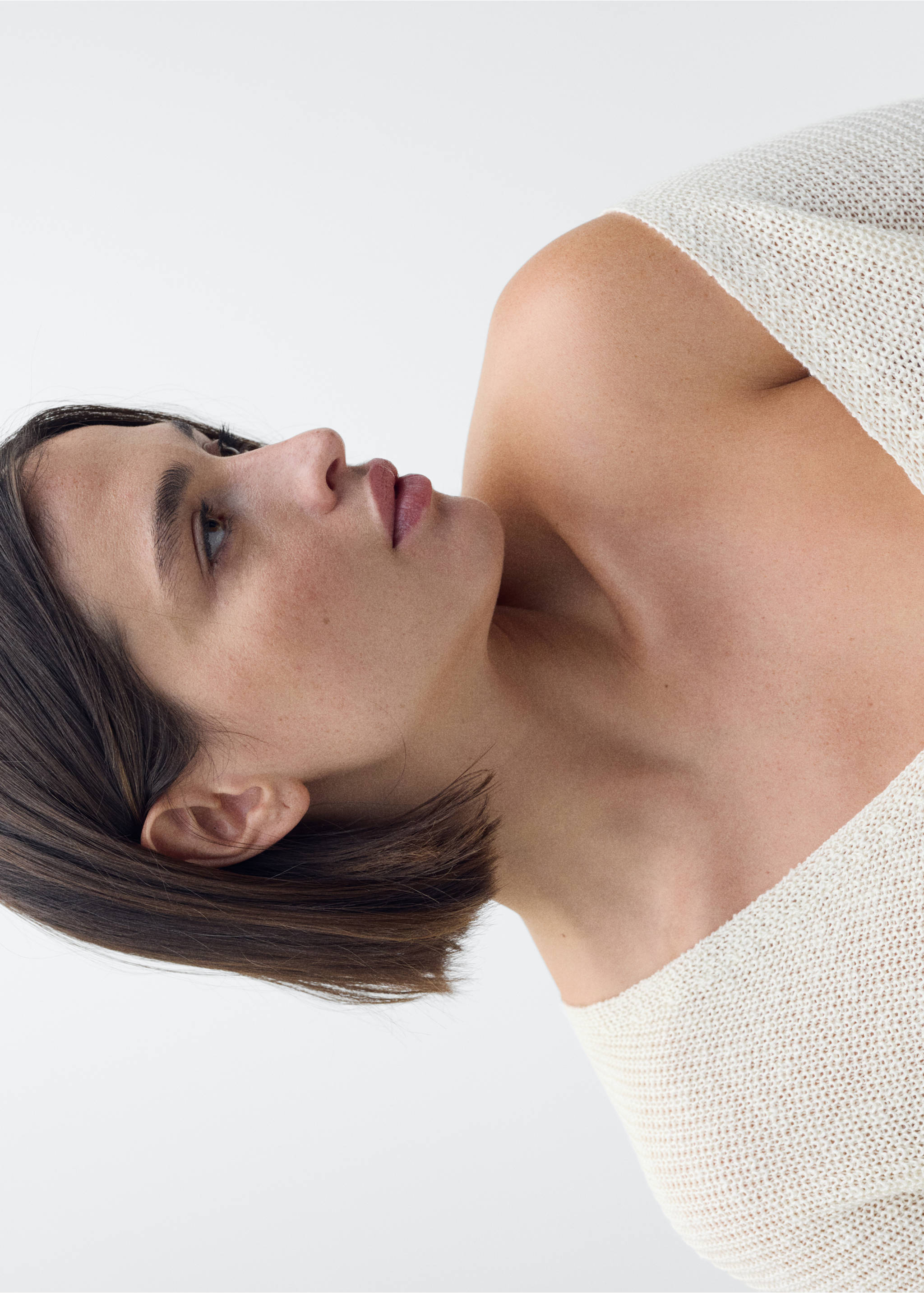 V-neck knit sweater - Details of the article 4, Ecru. Ref: 87037165-00.