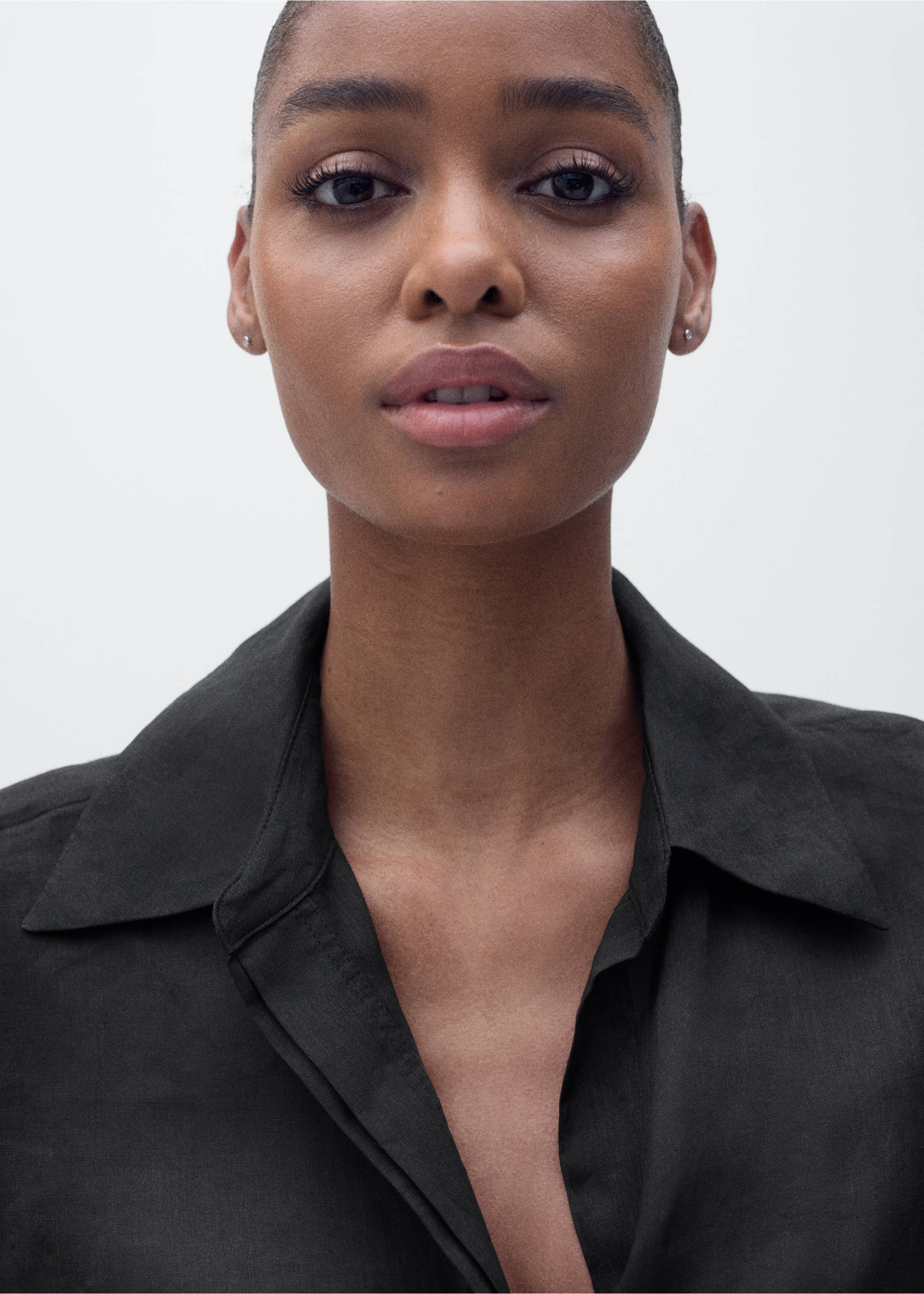 Ramie shirt with hidden buttons - Details of the article 1, Black. Ref: 87037167-00.