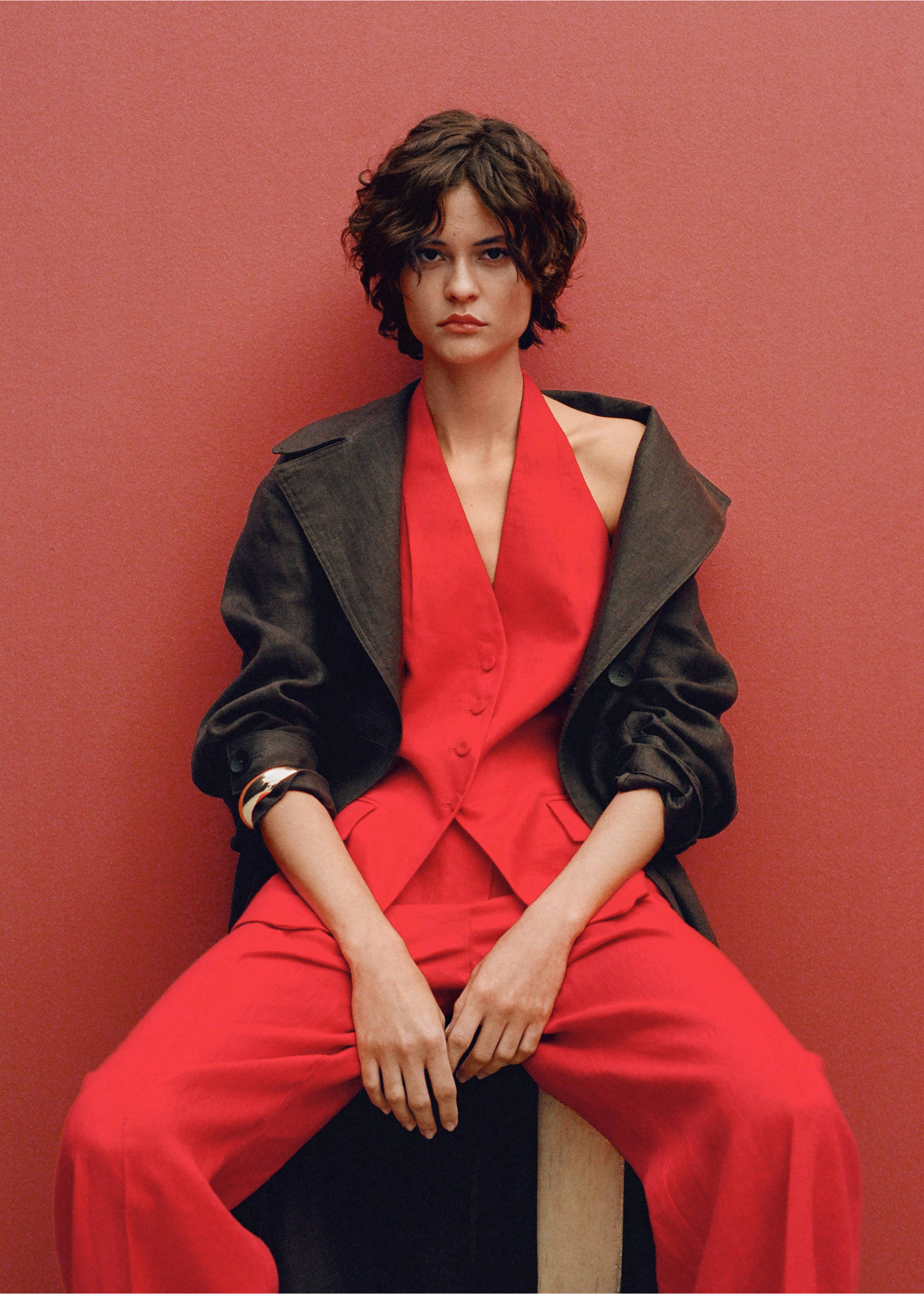 Linen halter-neck suit waistcoat - Details of the article 6, Red. Ref: 87037172-00.