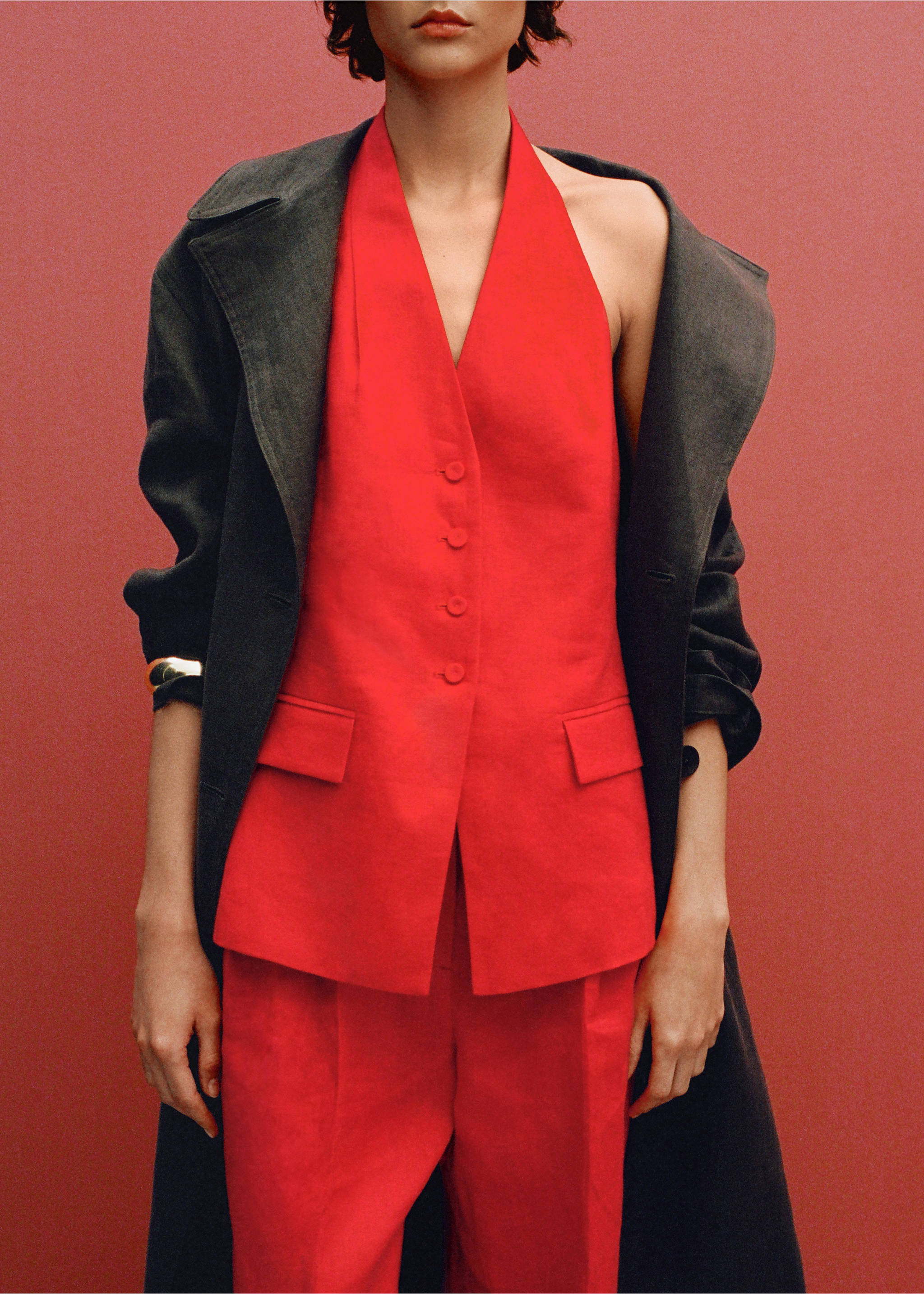 Linen halter-neck suit waistcoat - Details of the article 7, Red. Ref: 87037172-00.