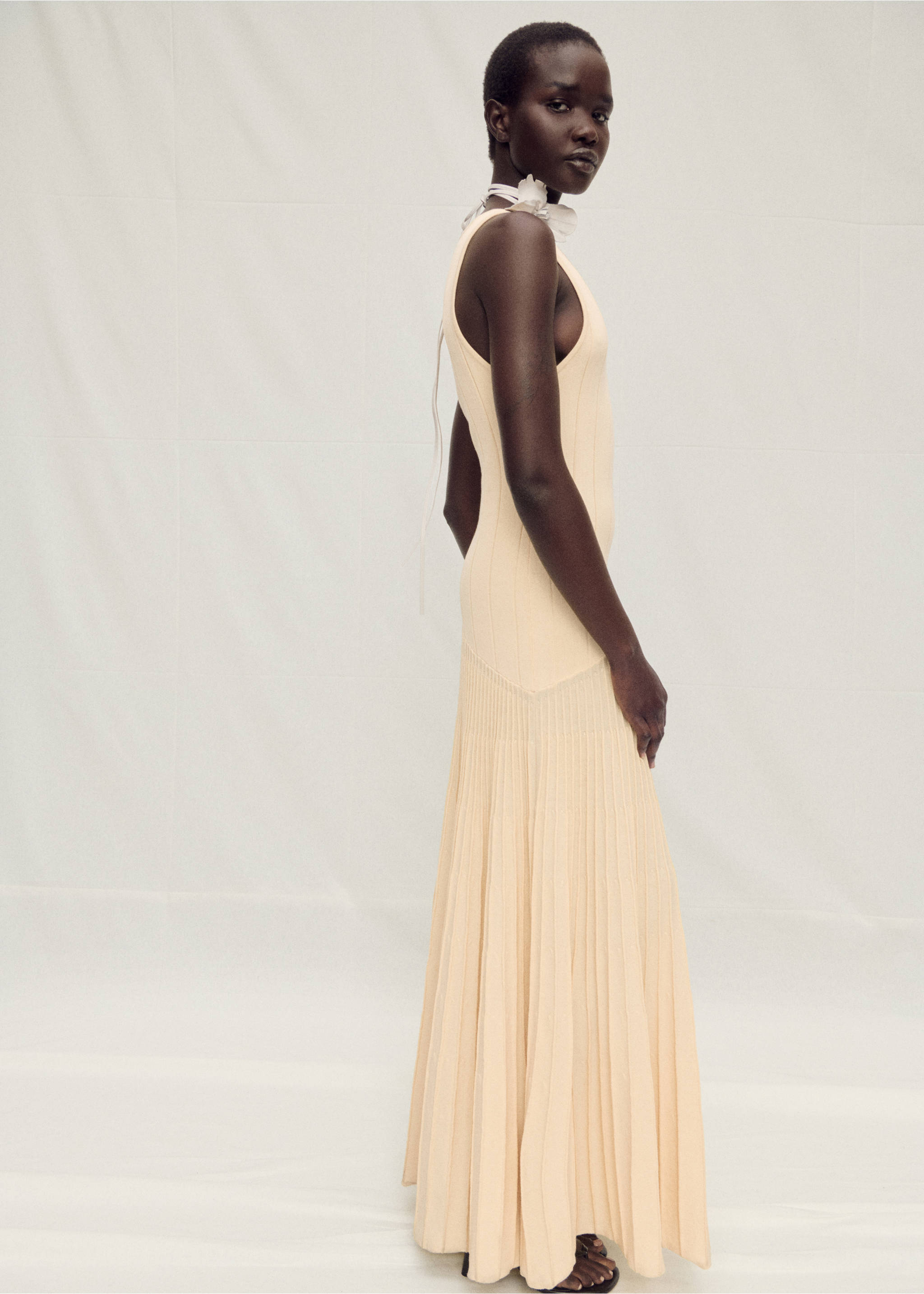 Pleated knitted dress - Details of the article 4, Medium Brown. Ref: 87037173-00.