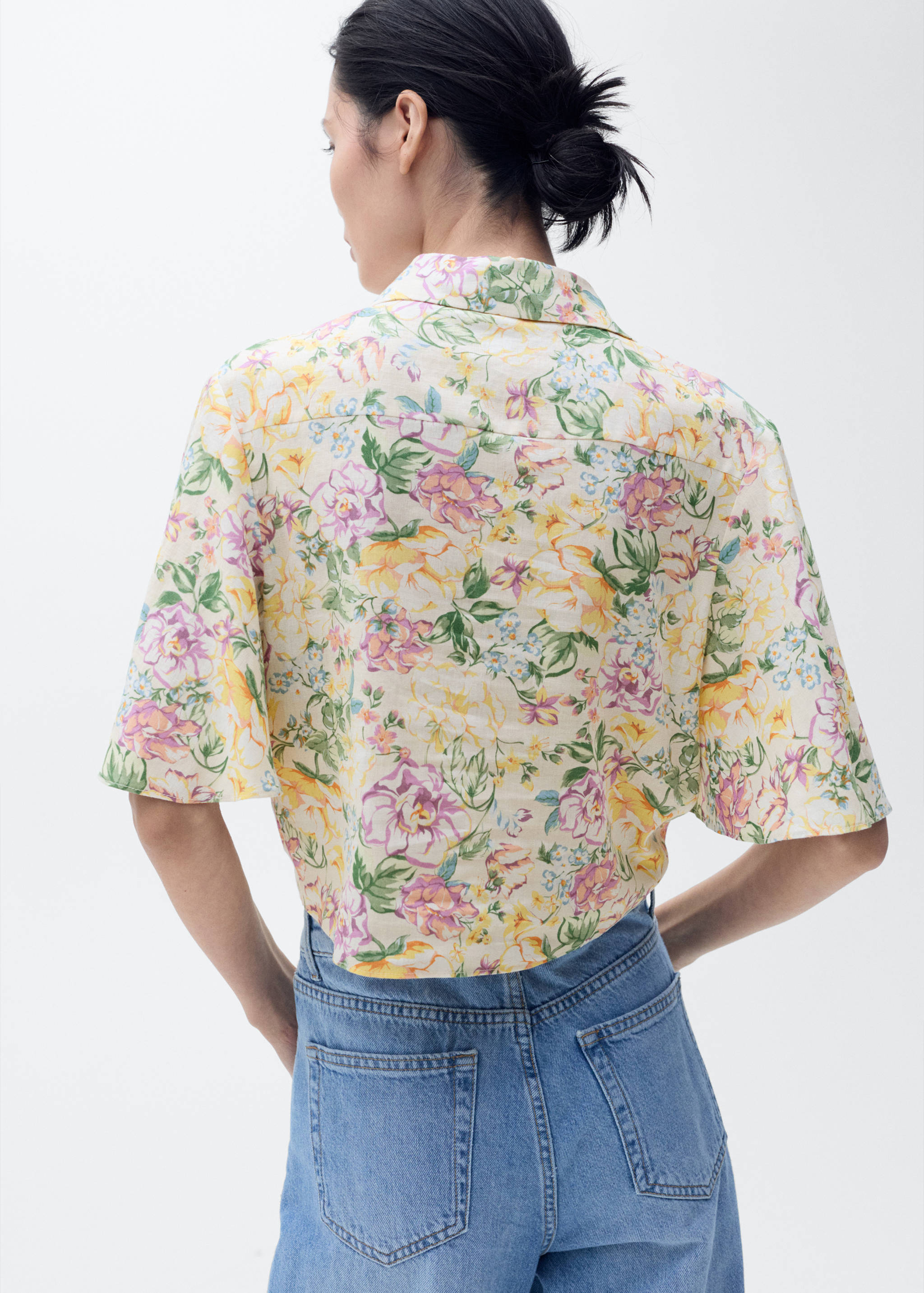 Floral linen shirt with knot detail - Reverse of the article