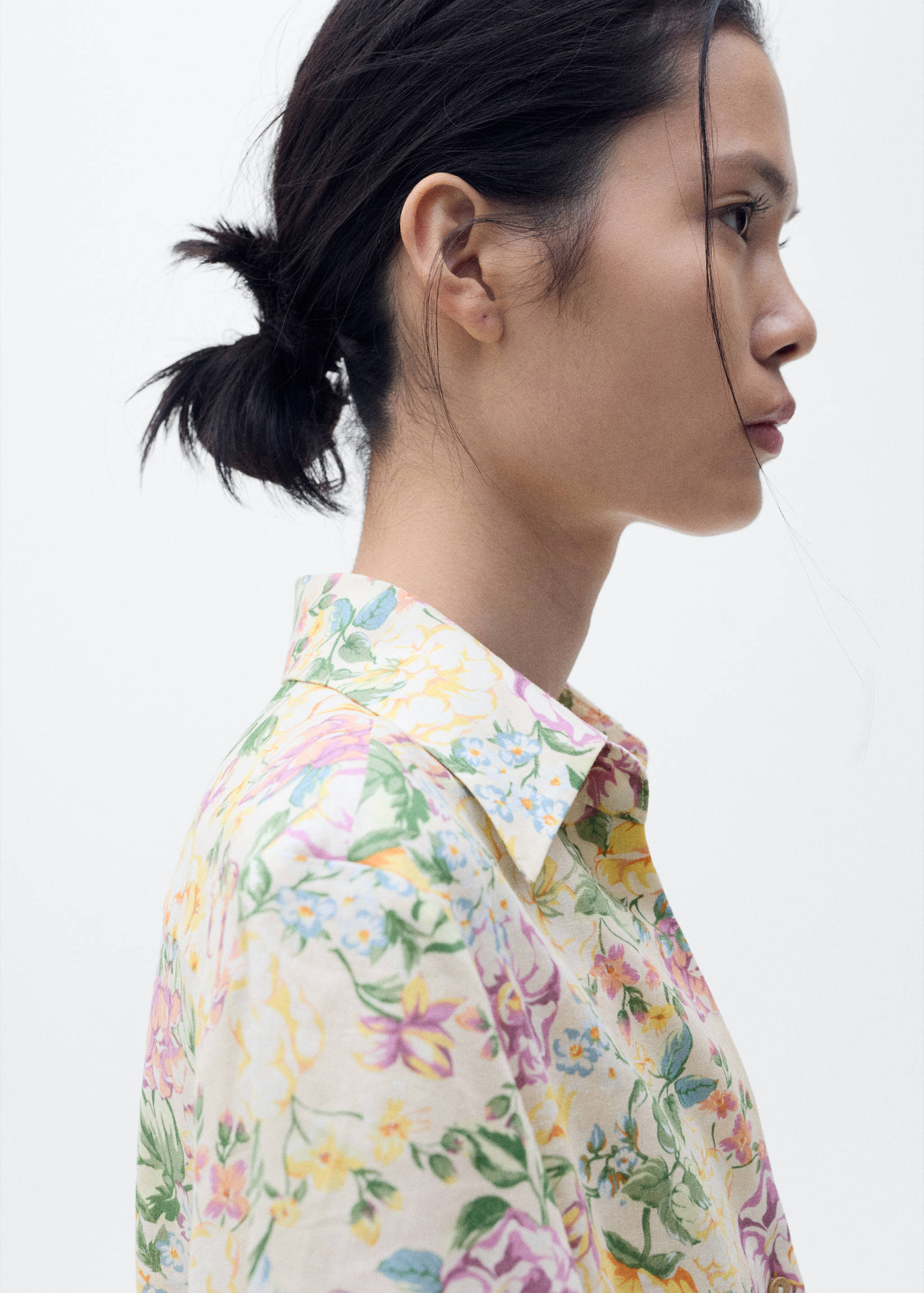 Floral linen shirt with knot detail - Details of the article 1