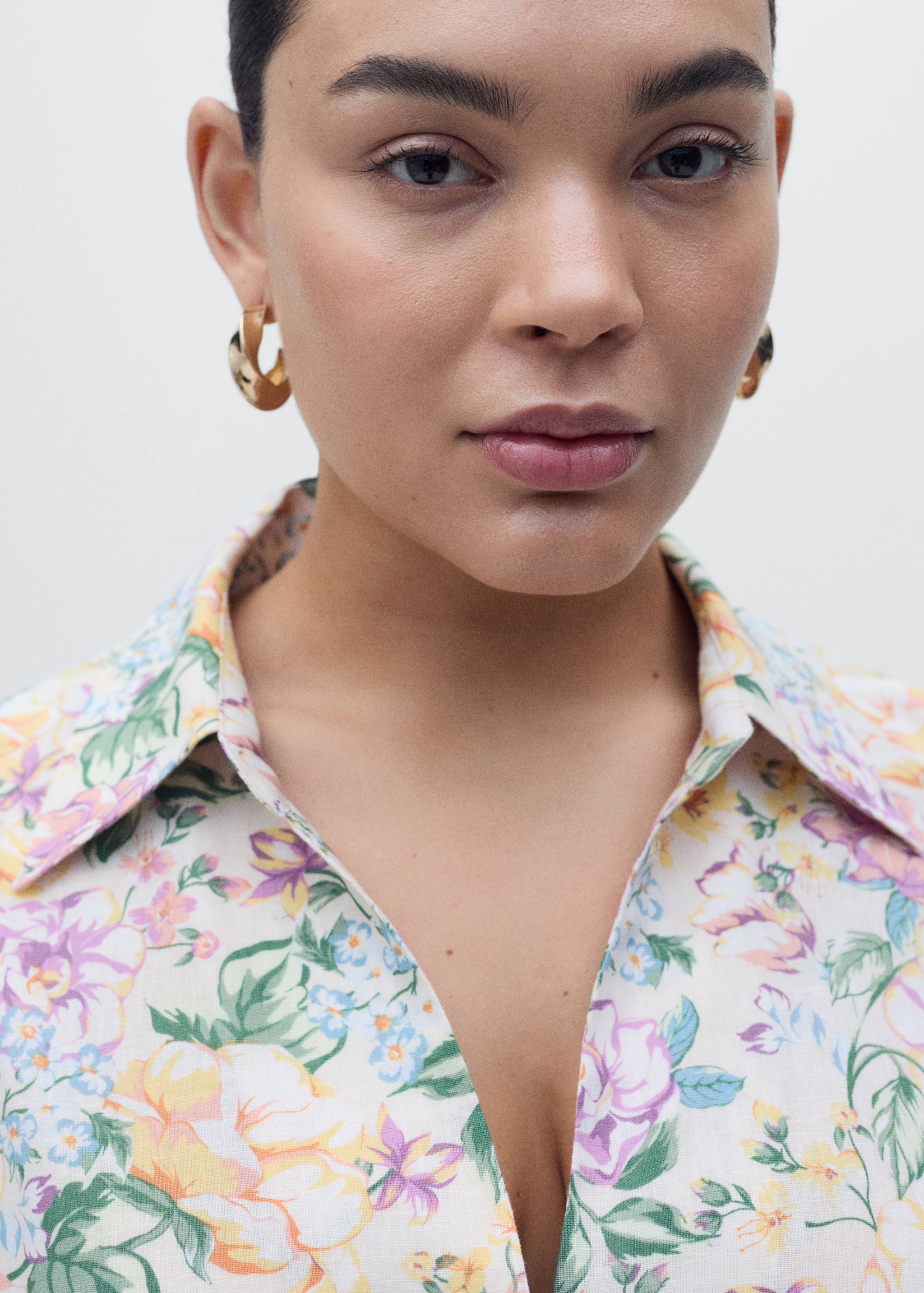 Floral linen shirt with knot detail - Details of the article 4