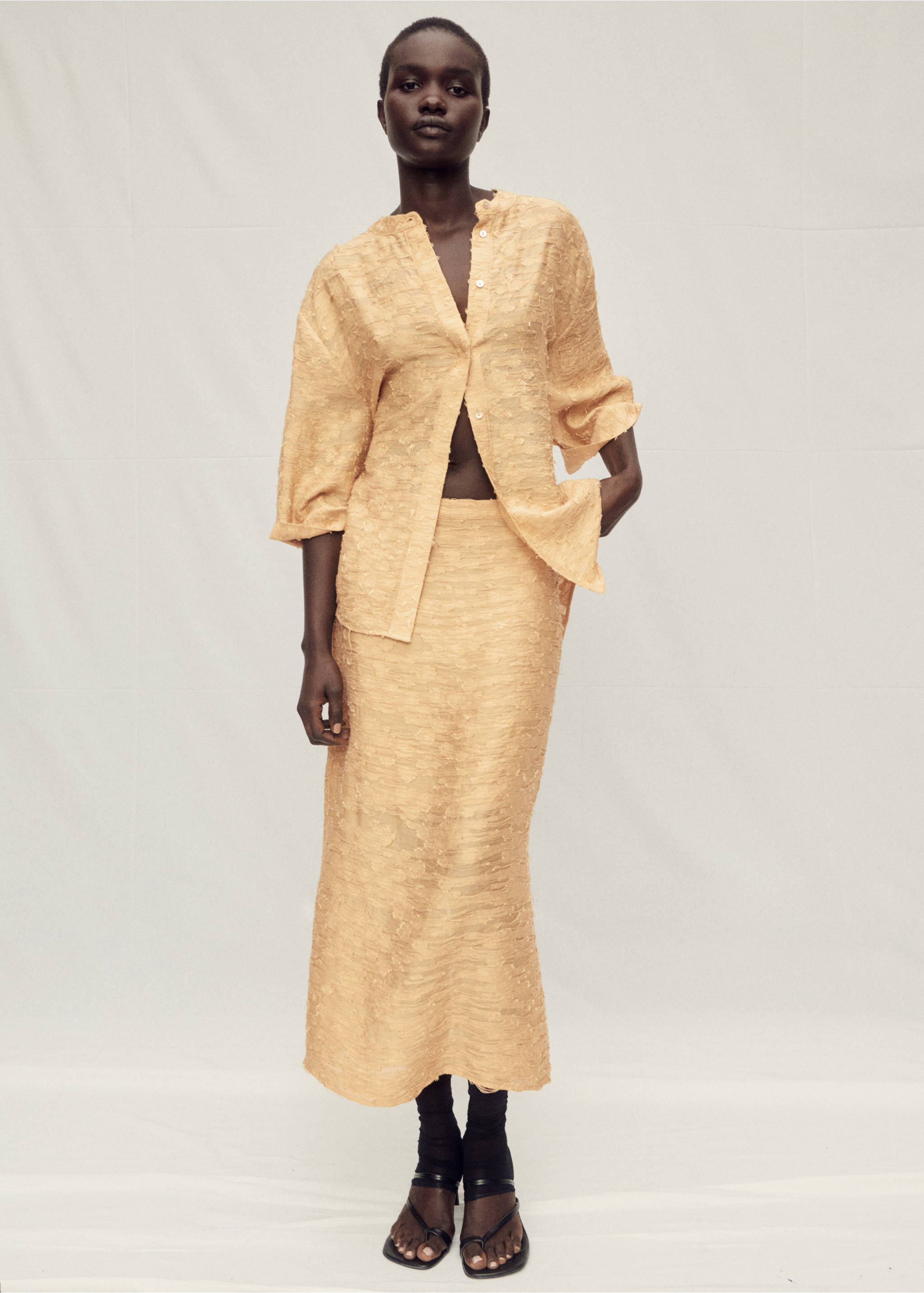 Textured oversize shirt - General plane, Ochre. Ref: 87037178-00.