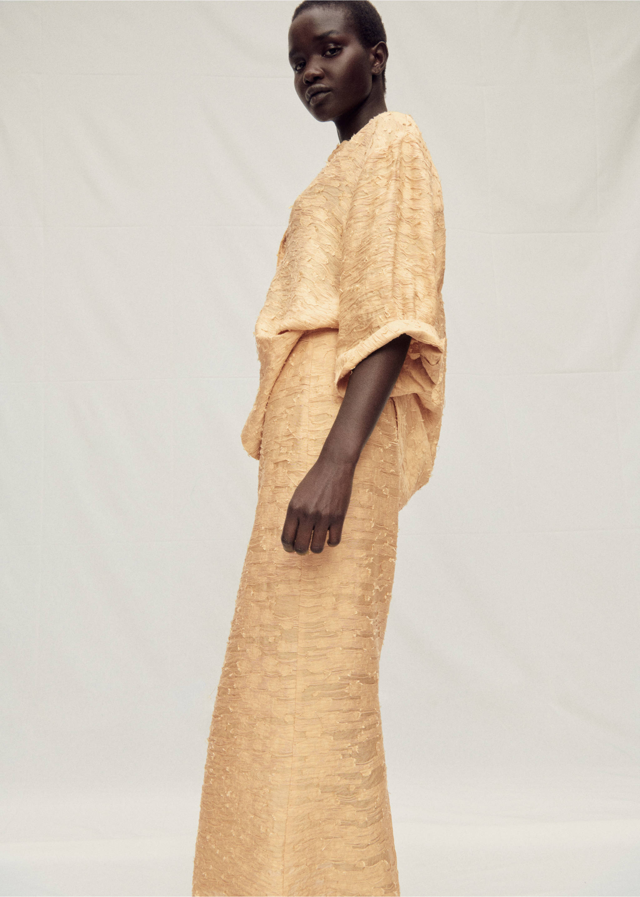 Textured oversize shirt - Details of the article 2, Ochre. Ref: 87037178-00.
