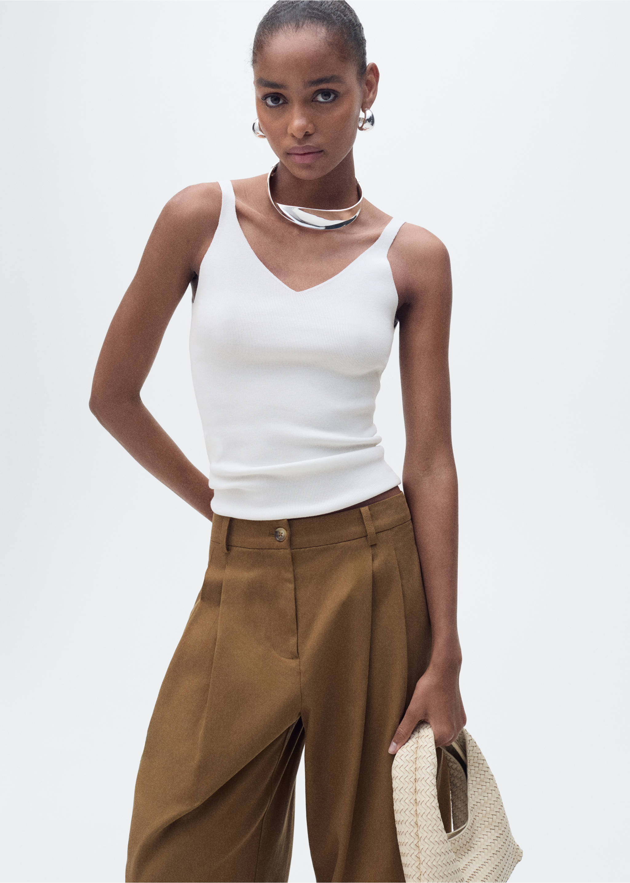 Top maglia collo a V - Piano medio, Grezzo. Ref: 87037184-00.