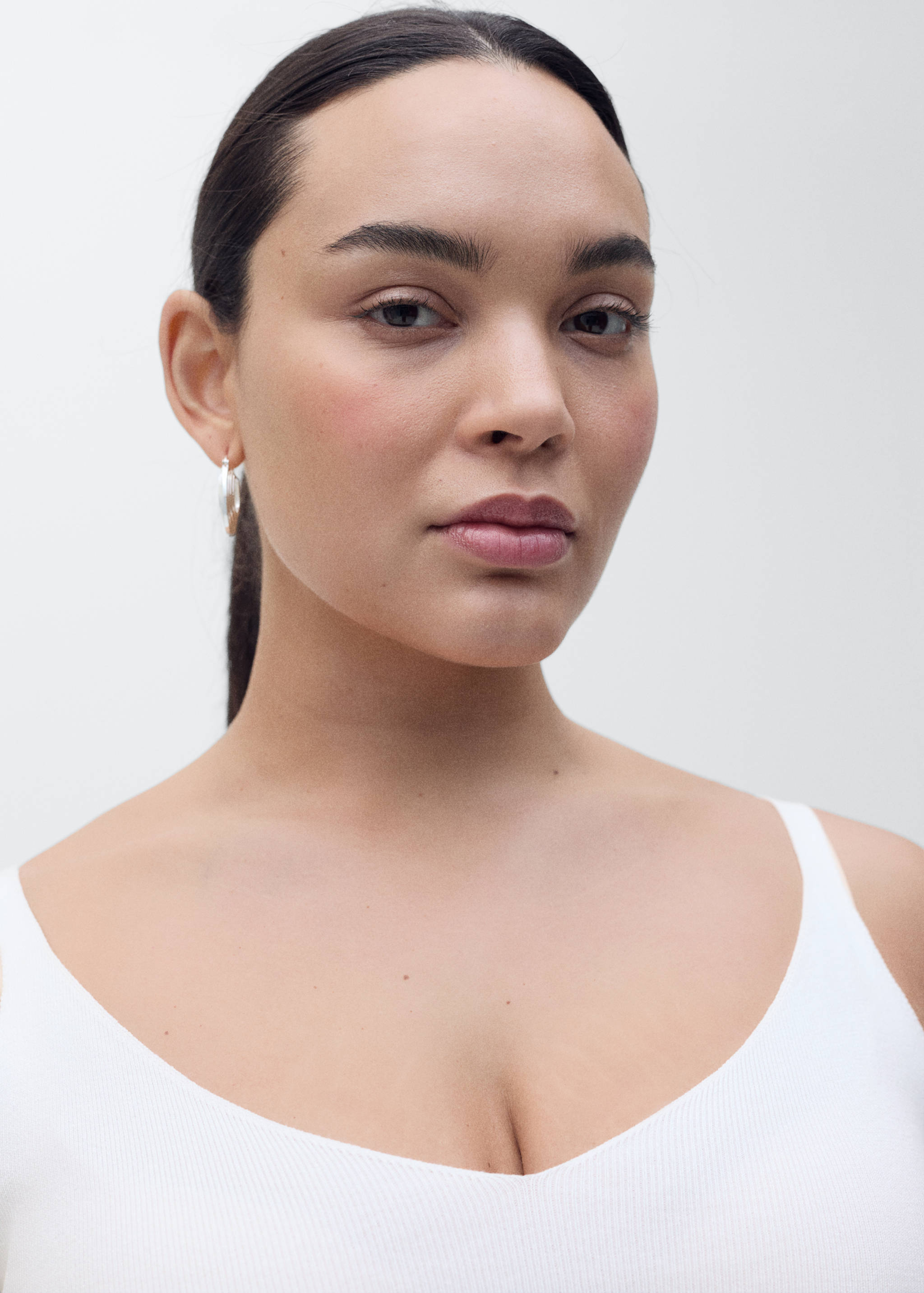 V-neck knit top - Details of the article 4